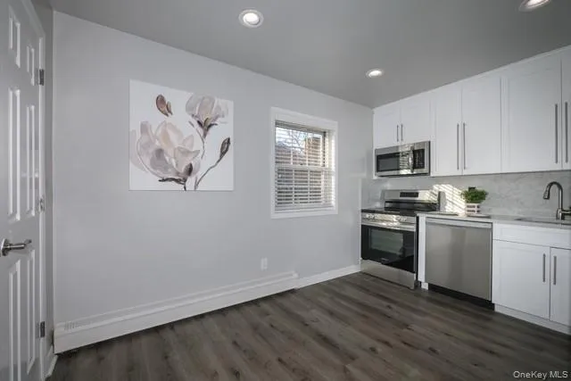 60 Chelsea Court, Islip, NY, 2 Bedroom Bedrooms, 5 Room Rooms,1 BathroomBathrooms,Residential Lease,For Rent,Chelsea,0,1050225 60 Chelsea Court, Islip, NY, 2 Bedroom Bedrooms, 5 Room Rooms,1 BathroomBathrooms,Residential Lease,For Rent,Chelsea,0,1050225