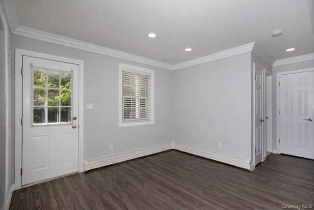 53 Clinton Avenue, Islip, NY, 1 Bedroom Bedrooms, 4 Rooms Rooms,1 BathroomBathrooms,Residential Lease,For Rent,Clinton,0,1050231 53 Clinton Avenue, Islip, NY, 1 Bedroom Bedrooms, 4 Rooms Rooms,1 BathroomBathrooms,Residential Lease,For Rent,Clinton,0,1050231