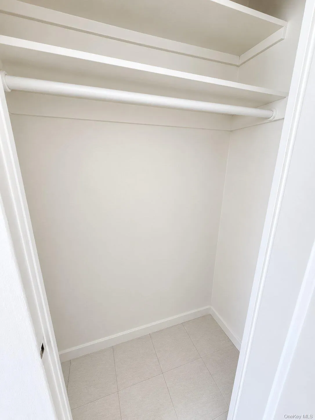 1920 Mc Graw Avenue, New York, NY, 3 Bedroom Bedrooms, 5 Room Rooms,1 BathroomBathrooms,Residential Lease,For Rent,Mc Graw,0,1050236 1920 Mc Graw Avenue, New York, NY, 3 Bedroom Bedrooms, 5 Room Rooms,1 BathroomBathrooms,Residential Lease,For Rent,Mc Graw,0,1050236