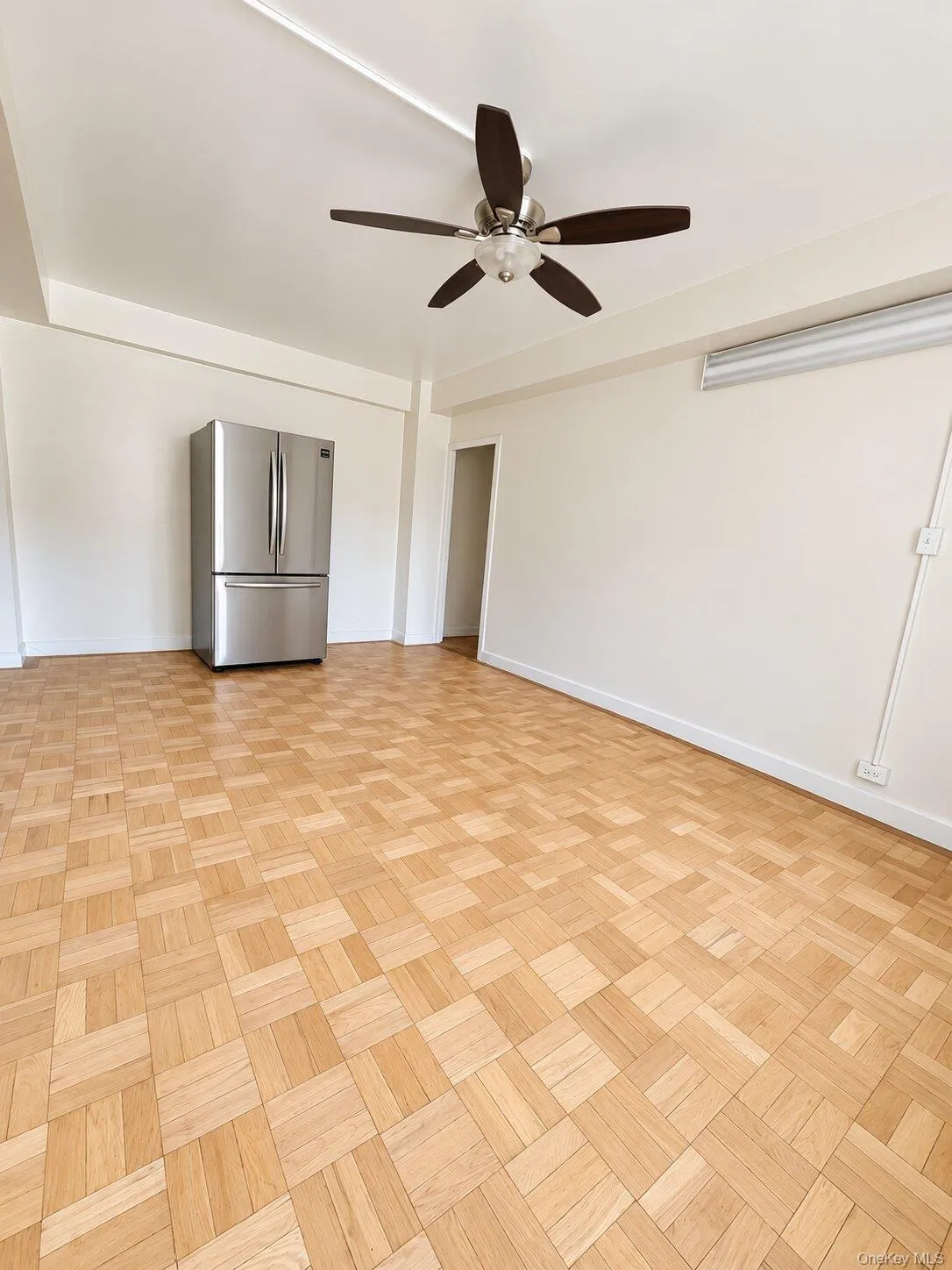 1920 Mc Graw Avenue, New York, NY, 3 Bedroom Bedrooms, 5 Room Rooms,1 BathroomBathrooms,Residential Lease,For Rent,Mc Graw,0,1050236 1920 Mc Graw Avenue, New York, NY, 3 Bedroom Bedrooms, 5 Room Rooms,1 BathroomBathrooms,Residential Lease,For Rent,Mc Graw,0,1050236