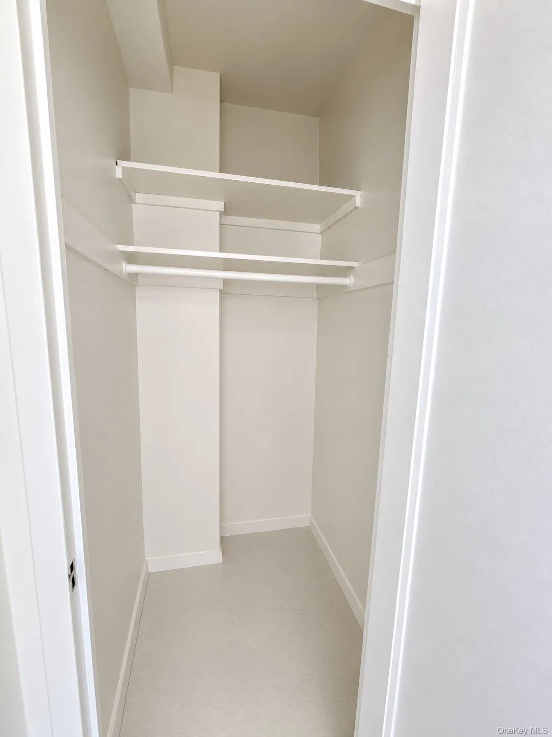1920 Mc Graw Avenue, New York, NY, 3 Bedroom Bedrooms, 5 Room Rooms,1 BathroomBathrooms,Residential Lease,For Rent,Mc Graw,0,1050236 1920 Mc Graw Avenue, New York, NY, 3 Bedroom Bedrooms, 5 Room Rooms,1 BathroomBathrooms,Residential Lease,For Rent,Mc Graw,0,1050236
