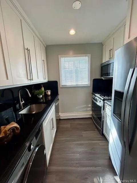 11 South Saxon Avenue, Islip, NY, 1 Bedroom Bedrooms, 4 Rooms Rooms,1 BathroomBathrooms,Residential Lease,For Rent,South Saxon,0,1050241 11 South Saxon Avenue, Islip, NY, 1 Bedroom Bedrooms, 4 Rooms Rooms,1 BathroomBathrooms,Residential Lease,For Rent,South Saxon,0,1050241