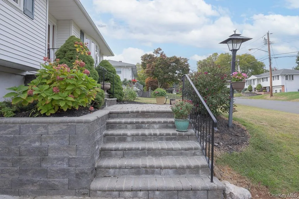 18 De Halve Maen Drive, Stony Point, NY, 4 Bedrooms Bedrooms, 9 Rooms Rooms,2 BathroomsBathrooms,Residential,For Rent,De Halve Maen,0,1050250 18 De Halve Maen Drive, Stony Point, NY, 4 Bedrooms Bedrooms, 9 Rooms Rooms,2 BathroomsBathrooms,Residential,For Rent,De Halve Maen,0,1050250