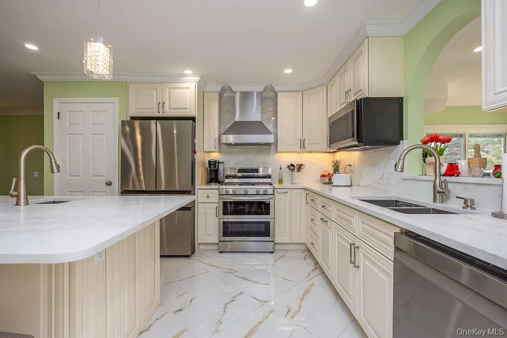 18 De Halve Maen Drive, Stony Point, NY, 4 Bedrooms Bedrooms, 9 Rooms Rooms,2 BathroomsBathrooms,Residential,For Rent,De Halve Maen,0,1050250 18 De Halve Maen Drive, Stony Point, NY, 4 Bedrooms Bedrooms, 9 Rooms Rooms,2 BathroomsBathrooms,Residential,For Rent,De Halve Maen,0,1050250