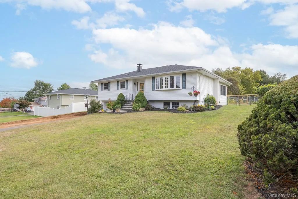 18 De Halve Maen Drive, Stony Point, NY, 4 Bedrooms Bedrooms, 9 Rooms Rooms,2 BathroomsBathrooms,Residential,For Rent,De Halve Maen,0,1050250 18 De Halve Maen Drive, Stony Point, NY, 4 Bedrooms Bedrooms, 9 Rooms Rooms,2 BathroomsBathrooms,Residential,For Rent,De Halve Maen,0,1050250