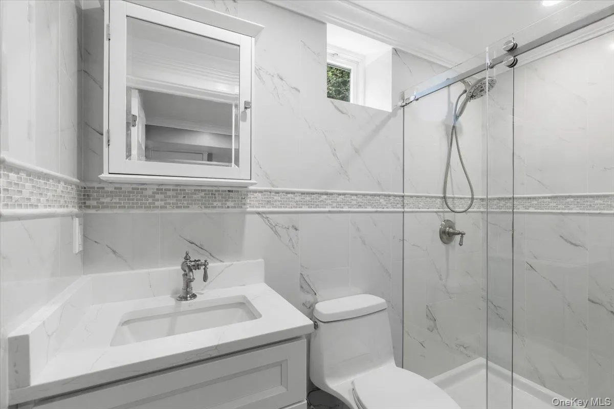 Lower Level- Full bathroom Lower Level- Full bathroom