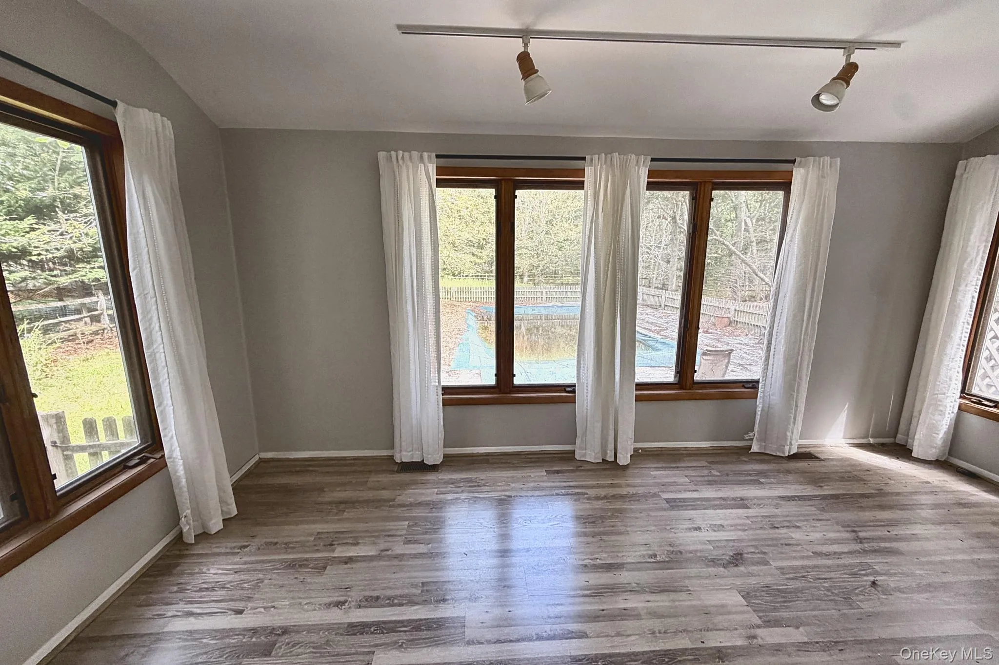 11 Robinhood Lane, Southampton, New York 11968