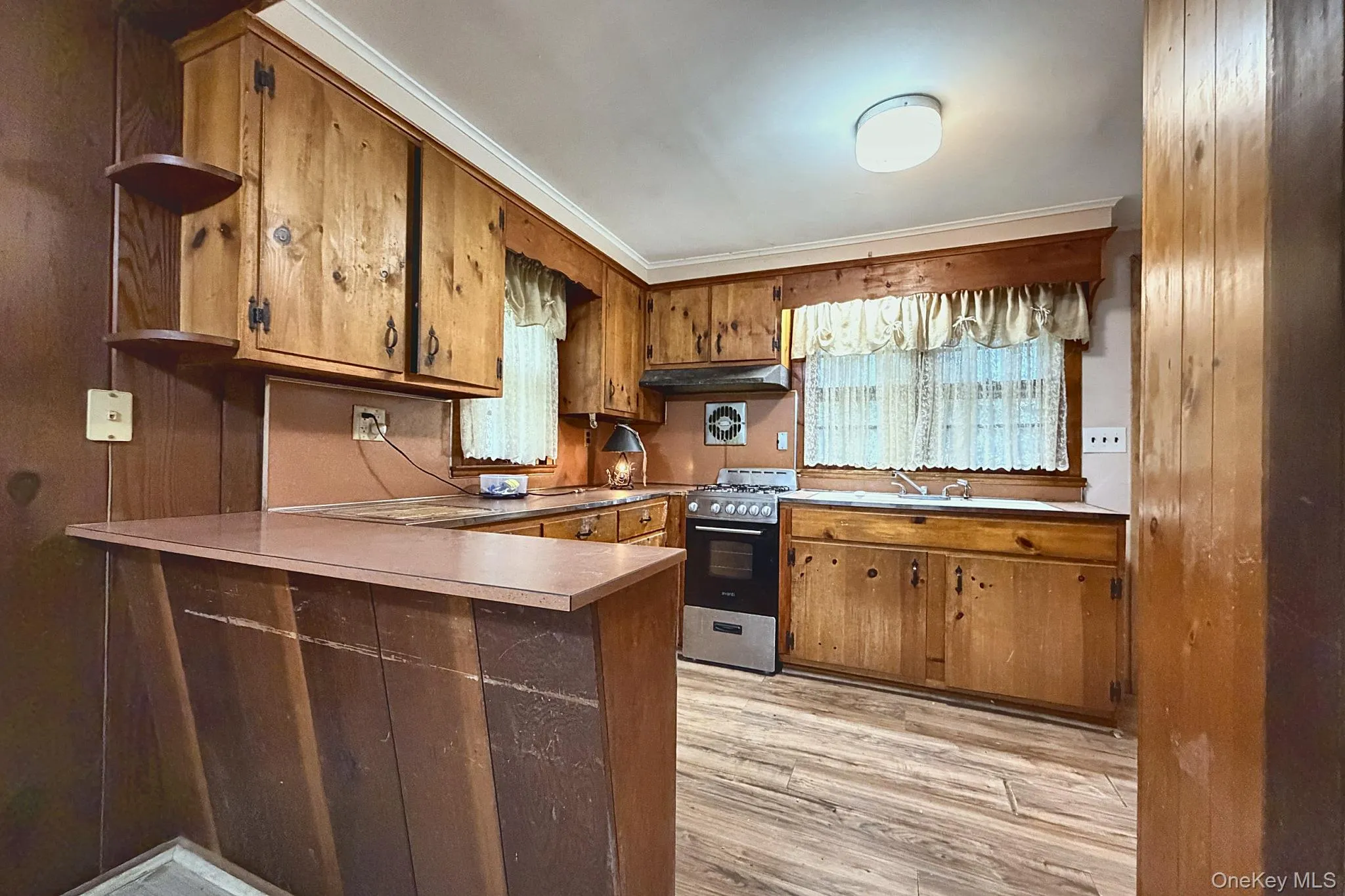 11 Robinhood Lane, Southampton, New York 11968