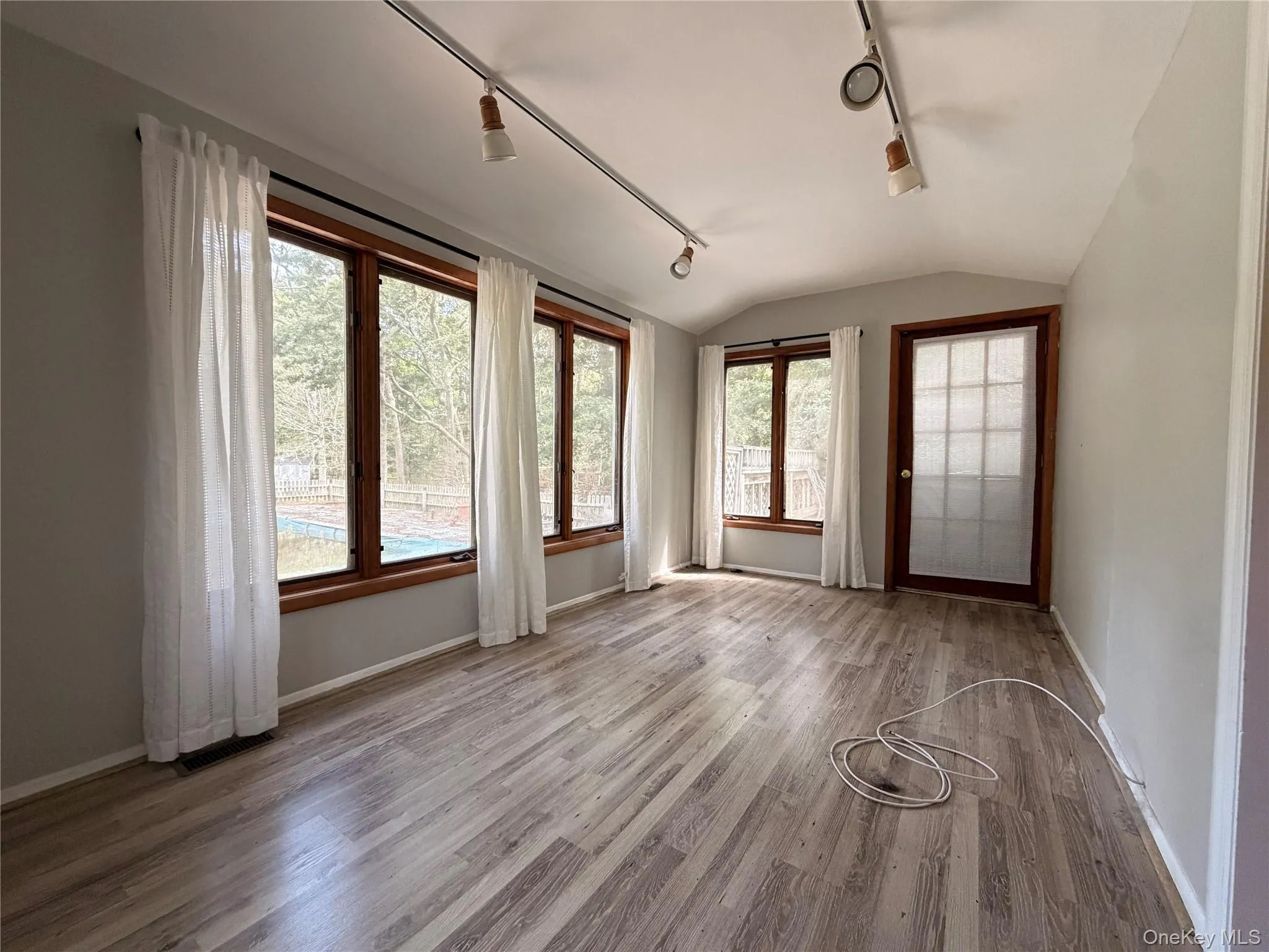 11 Robinhood Lane, Southampton, New York 11968