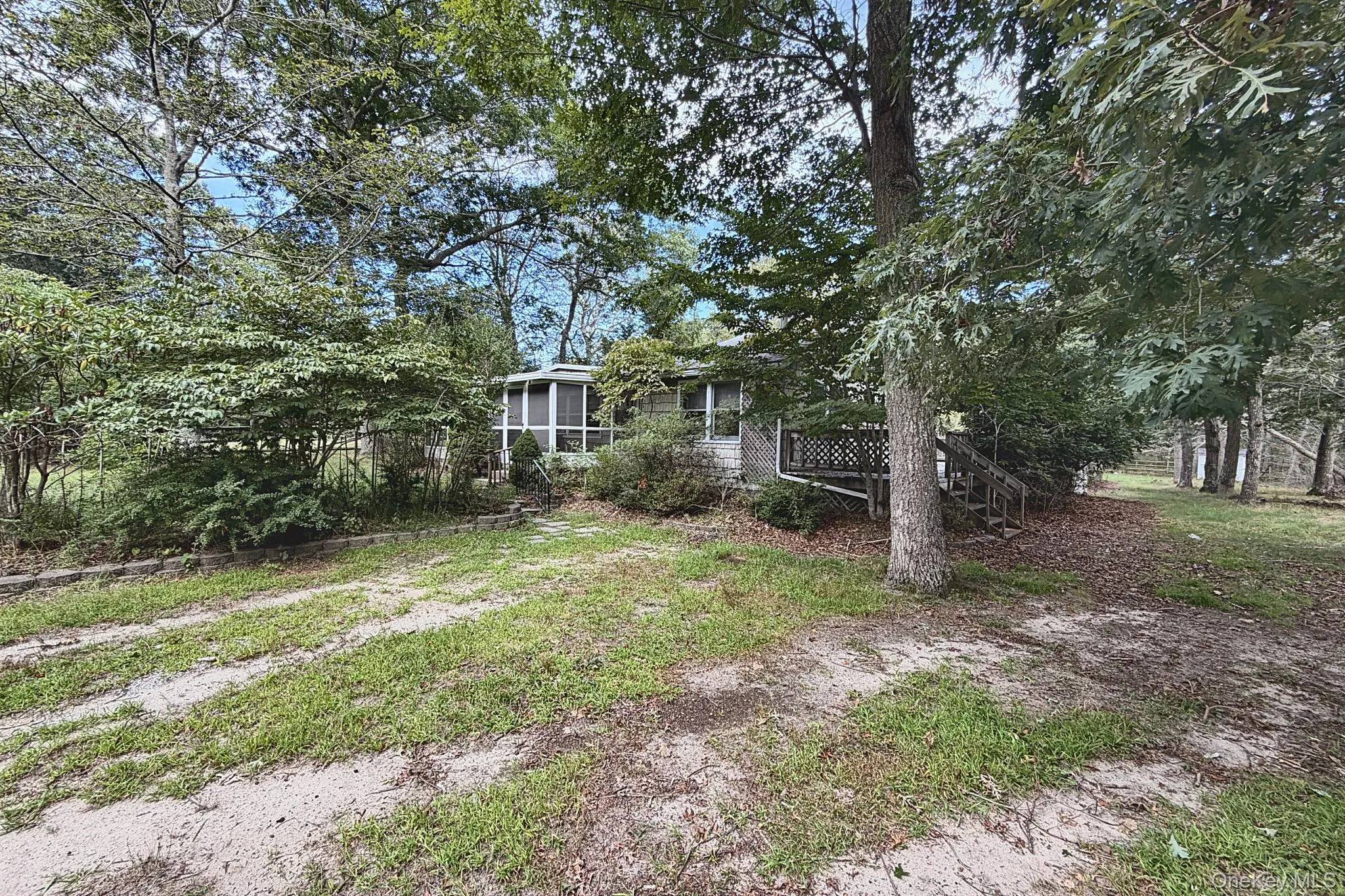 11 Robinhood Lane, Southampton, New York 11968