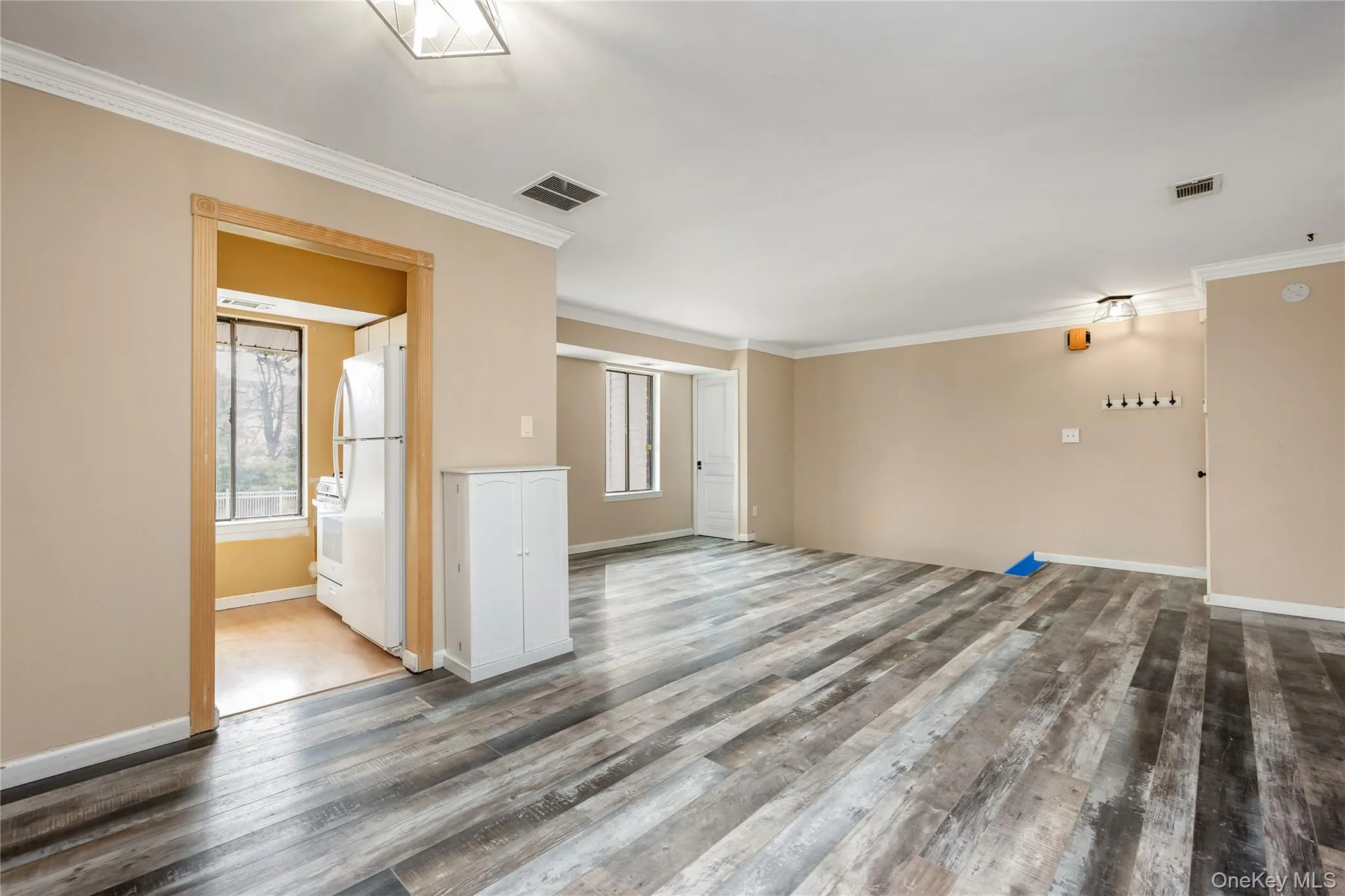 8 Cheyenne Court, Brookhaven, NY, 1 Bedroom Bedrooms, 4 Rooms Rooms,1 BathroomBathrooms,Residential,For Rent,Cheyenne,0,1050253 8 Cheyenne Court, Brookhaven, NY, 1 Bedroom Bedrooms, 4 Rooms Rooms,1 BathroomBathrooms,Residential,For Rent,Cheyenne,0,1050253
