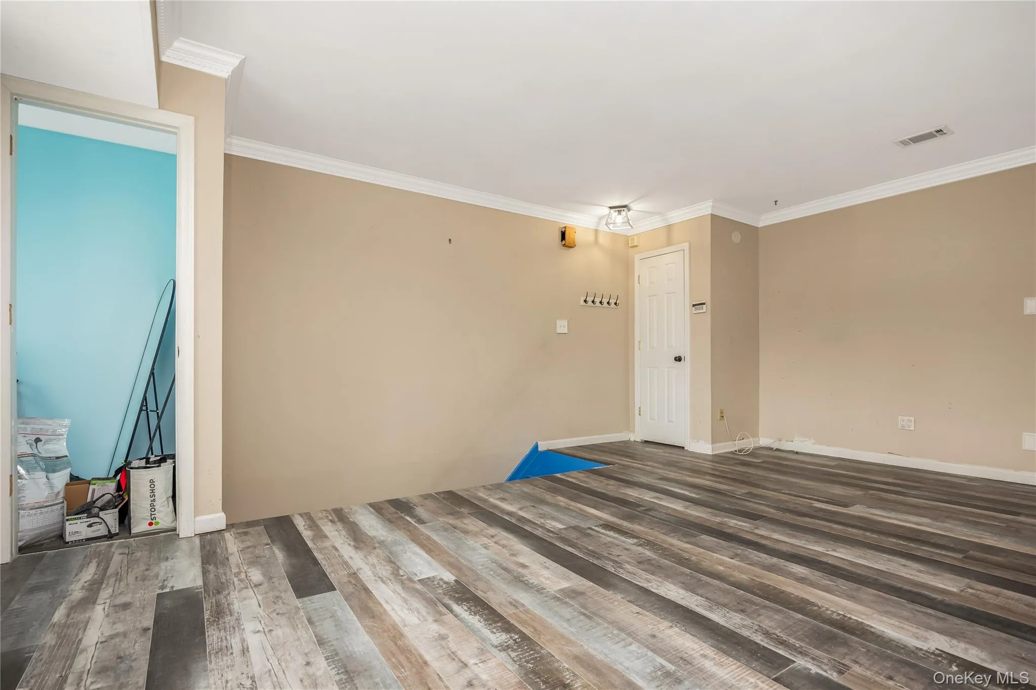 8 Cheyenne Court, Brookhaven, NY, 1 Bedroom Bedrooms, 4 Rooms Rooms,1 BathroomBathrooms,Residential,For Rent,Cheyenne,0,1050253 8 Cheyenne Court, Brookhaven, NY, 1 Bedroom Bedrooms, 4 Rooms Rooms,1 BathroomBathrooms,Residential,For Rent,Cheyenne,0,1050253