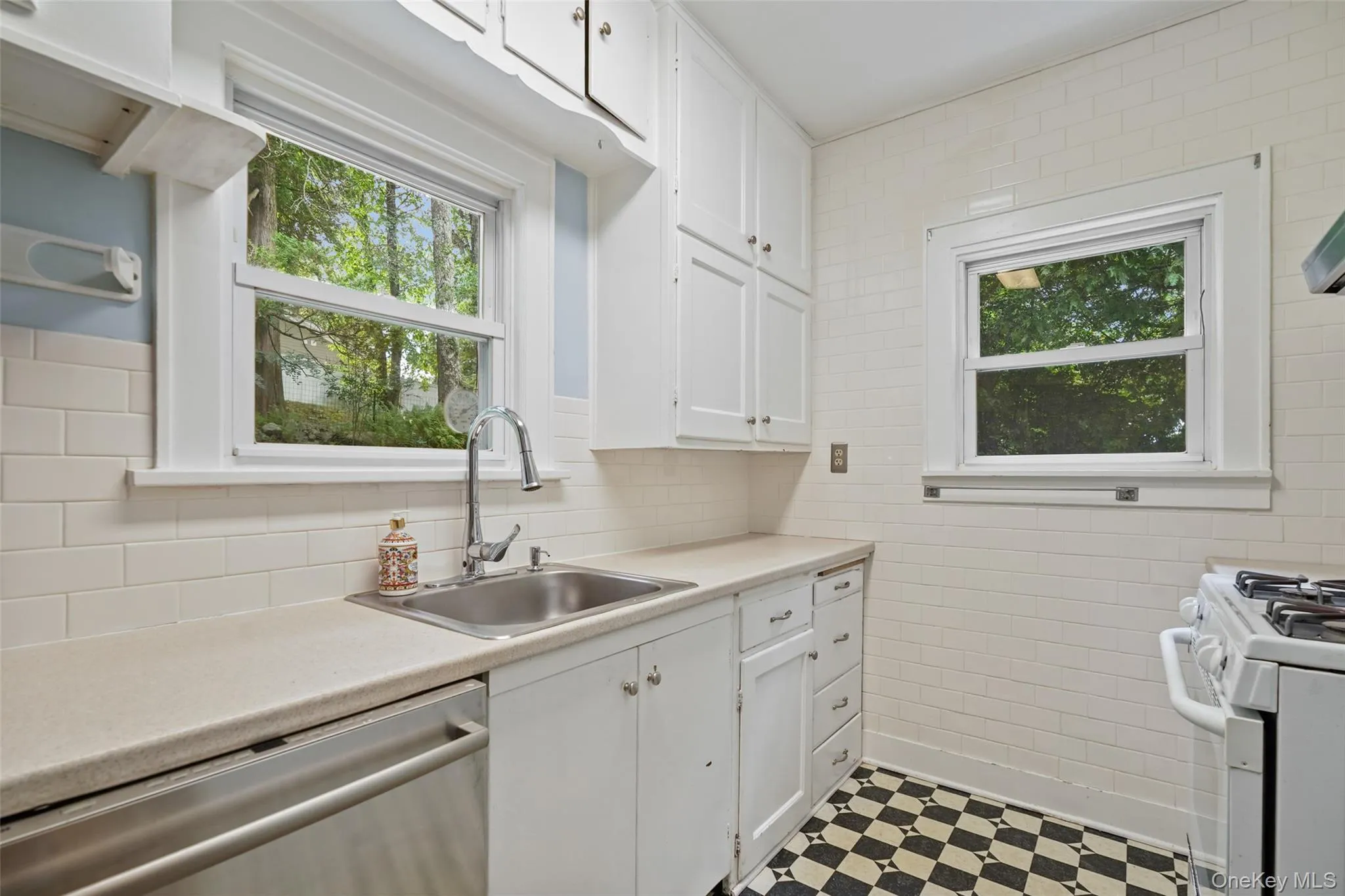 82 Birch Drive, Mount Pleasant, NY, 3 Bedrooms Bedrooms, 6 Rooms Rooms,1 BathroomBathrooms,Residential,For Rent,Birch,0,1050254 82 Birch Drive, Mount Pleasant, NY, 3 Bedrooms Bedrooms, 6 Rooms Rooms,1 BathroomBathrooms,Residential,For Rent,Birch,0,1050254