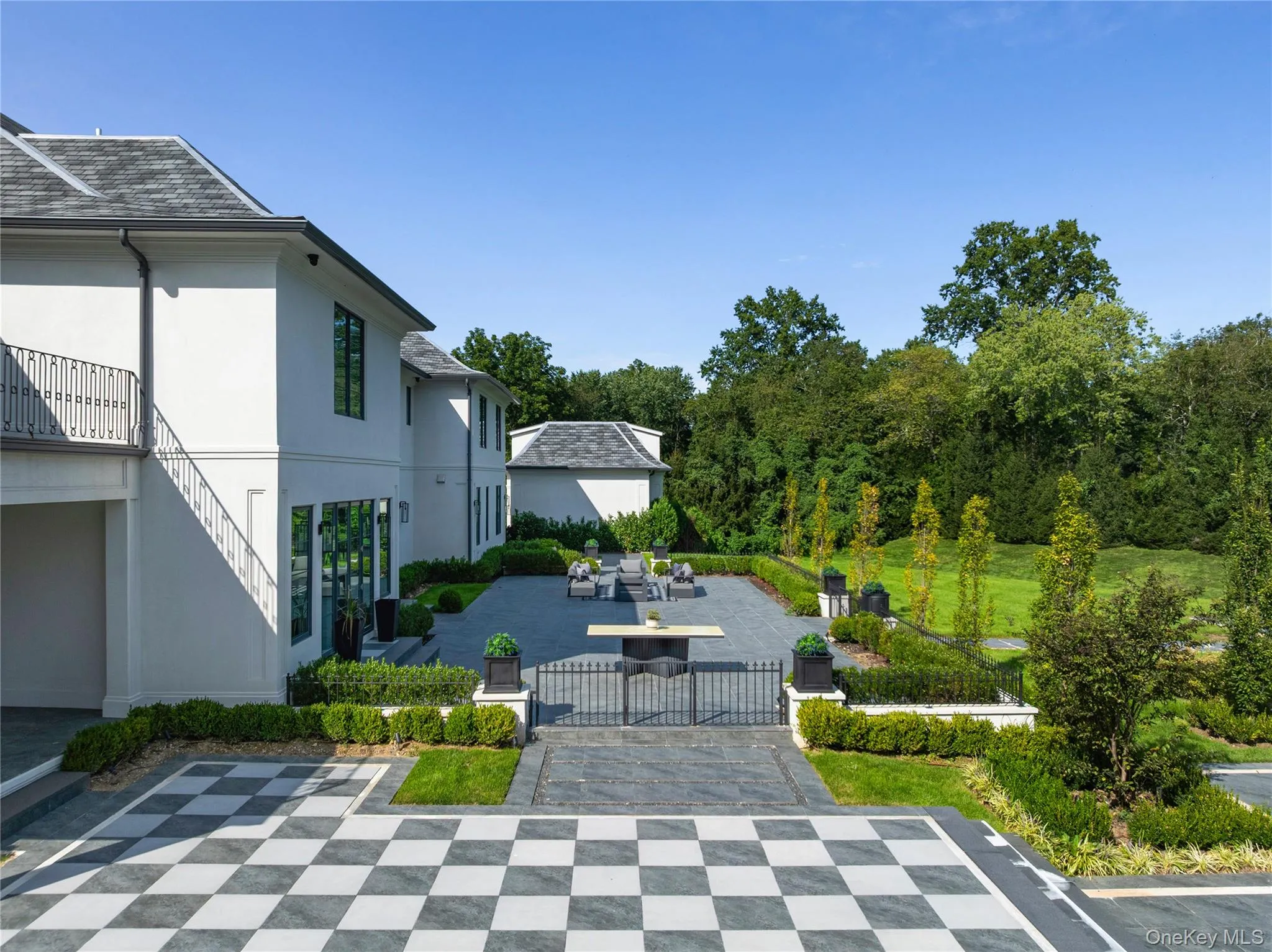 18 Evergreen Way, Oyster Bay, NY, 7 Bedrooms Bedrooms, 14 Rooms Rooms,10 BathroomsBathrooms,Residential,For Rent,Evergreen,0,1050255 18 Evergreen Way, Oyster Bay, NY, 7 Bedrooms Bedrooms, 14 Rooms Rooms,10 BathroomsBathrooms,Residential,For Rent,Evergreen,0,1050255