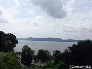 11 Hudson Pt Lane, Ossining, NY, 2 Bedrooms Bedrooms, 5 Rooms Rooms,2 BathroomsBathrooms,Residential Lease,For Rent,Hudson Pt,0,1050263 11 Hudson Pt Lane, Ossining, NY, 2 Bedrooms Bedrooms, 5 Rooms Rooms,2 BathroomsBathrooms,Residential Lease,For Rent,Hudson Pt,0,1050263