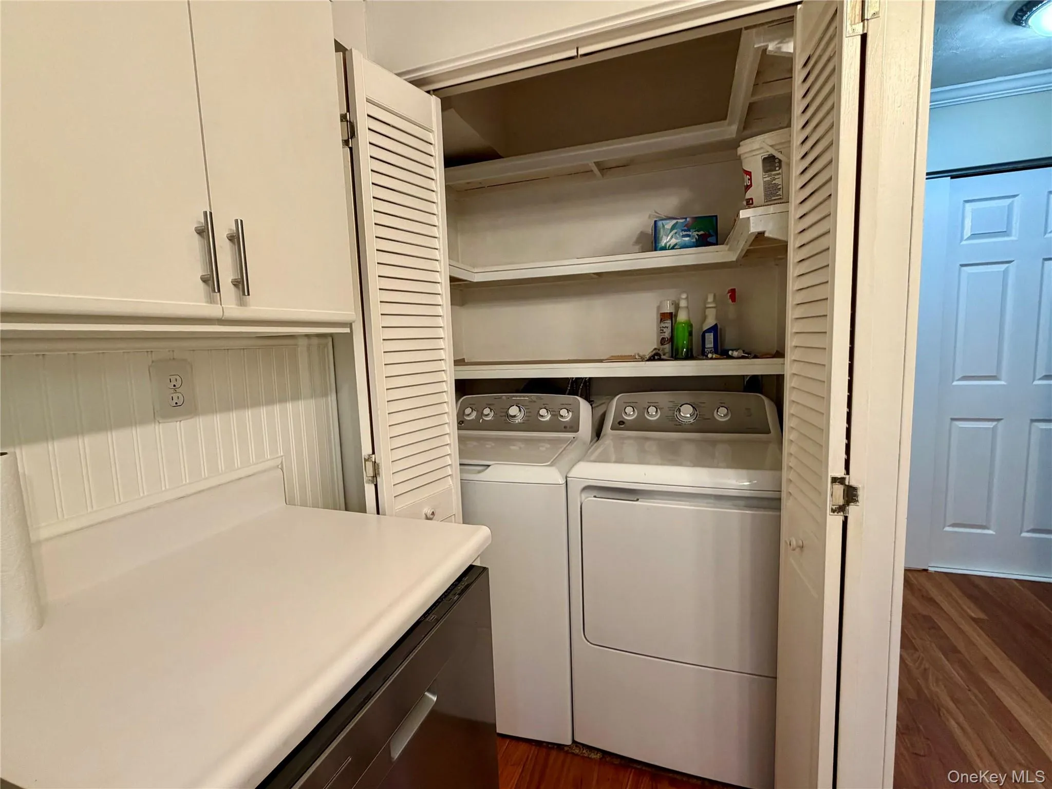 24 Alpine Drive, Wappinger, NY, 2 Bedrooms Bedrooms, 4 Rooms Rooms,1 BathroomBathrooms,Residential Lease,For Rent,Alpine,0,1050266 24 Alpine Drive, Wappinger, NY, 2 Bedrooms Bedrooms, 4 Rooms Rooms,1 BathroomBathrooms,Residential Lease,For Rent,Alpine,0,1050266