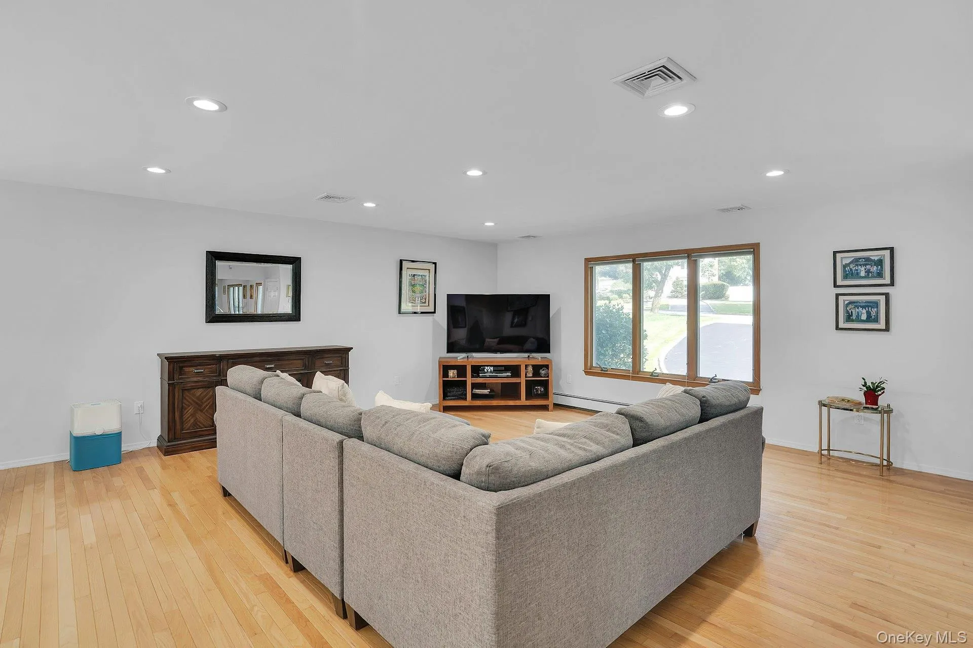 41 Cedar Ridge Lane, Huntington, NY, 4 Bedrooms Bedrooms, 8 Rooms Rooms,2 BathroomsBathrooms,Residential,For Rent,Cedar Ridge,0,1050269 41 Cedar Ridge Lane, Huntington, NY, 4 Bedrooms Bedrooms, 8 Rooms Rooms,2 BathroomsBathrooms,Residential,For Rent,Cedar Ridge,0,1050269