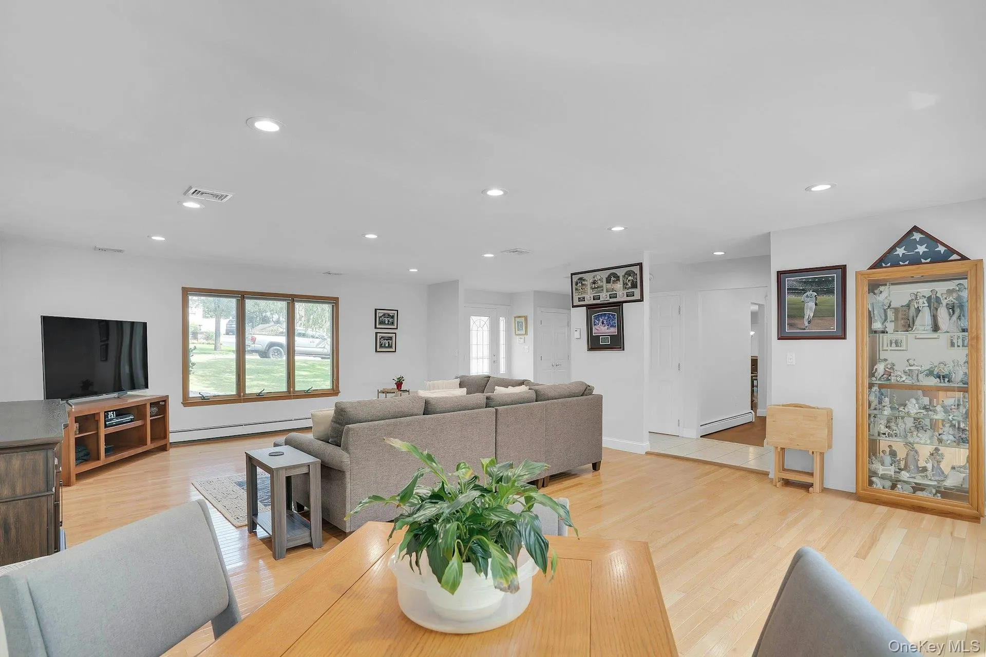 41 Cedar Ridge Lane, Huntington, NY, 4 Bedrooms Bedrooms, 8 Rooms Rooms,2 BathroomsBathrooms,Residential,For Rent,Cedar Ridge,0,1050269 41 Cedar Ridge Lane, Huntington, NY, 4 Bedrooms Bedrooms, 8 Rooms Rooms,2 BathroomsBathrooms,Residential,For Rent,Cedar Ridge,0,1050269
