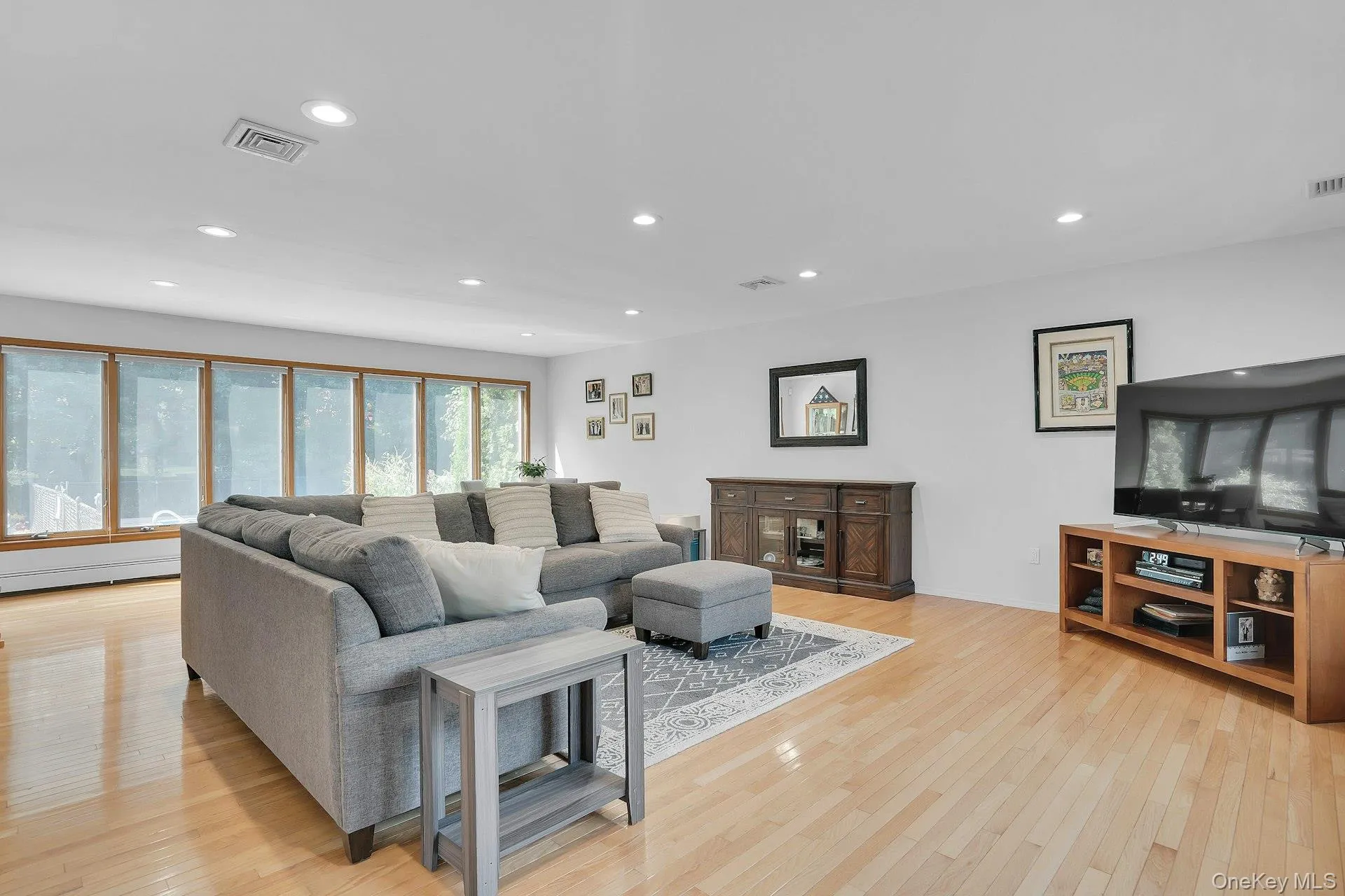 41 Cedar Ridge Lane, Huntington, NY, 4 Bedrooms Bedrooms, 8 Rooms Rooms,2 BathroomsBathrooms,Residential,For Rent,Cedar Ridge,0,1050269 41 Cedar Ridge Lane, Huntington, NY, 4 Bedrooms Bedrooms, 8 Rooms Rooms,2 BathroomsBathrooms,Residential,For Rent,Cedar Ridge,0,1050269
