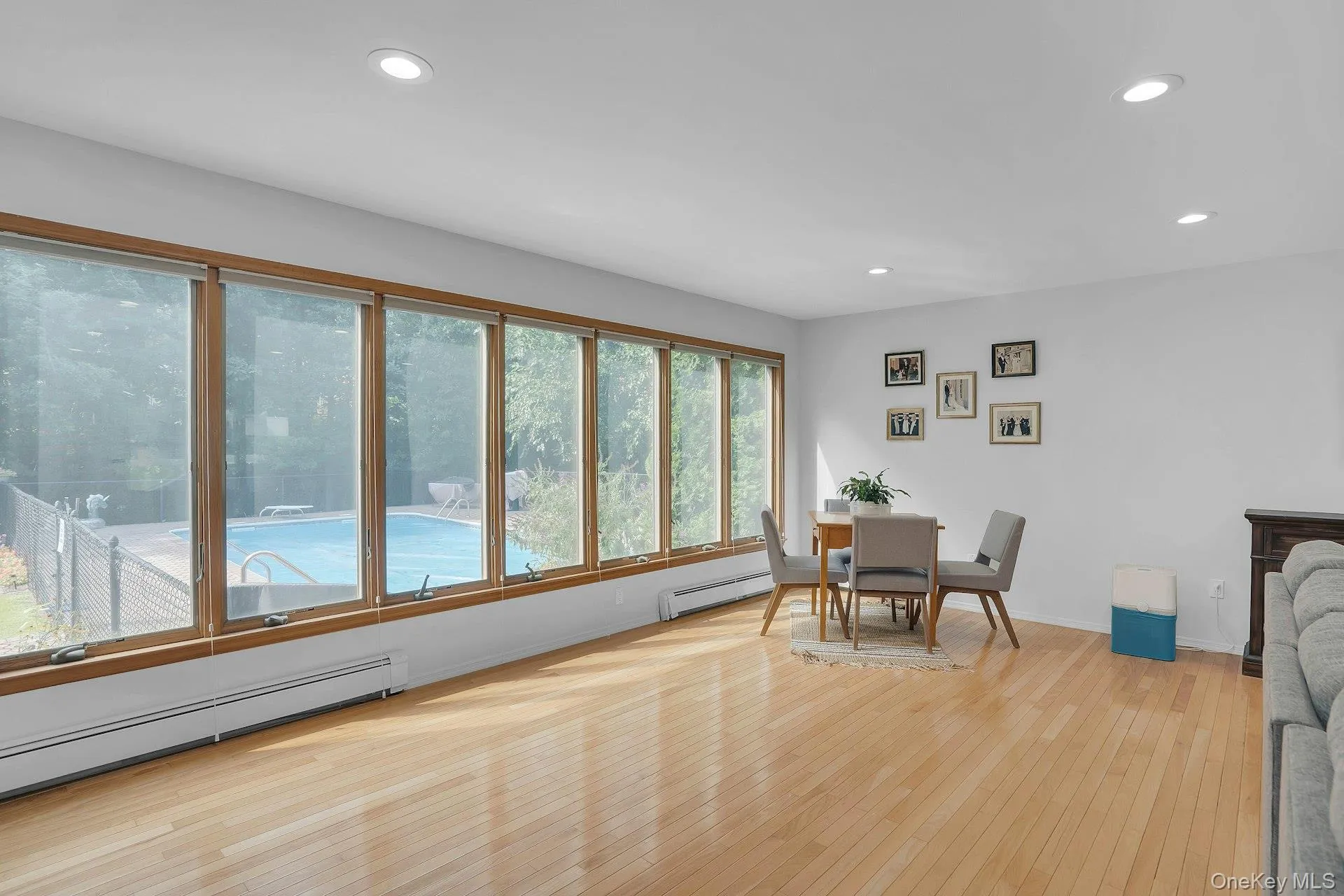 41 Cedar Ridge Lane, Huntington, NY, 4 Bedrooms Bedrooms, 8 Rooms Rooms,2 BathroomsBathrooms,Residential,For Rent,Cedar Ridge,0,1050269 41 Cedar Ridge Lane, Huntington, NY, 4 Bedrooms Bedrooms, 8 Rooms Rooms,2 BathroomsBathrooms,Residential,For Rent,Cedar Ridge,0,1050269