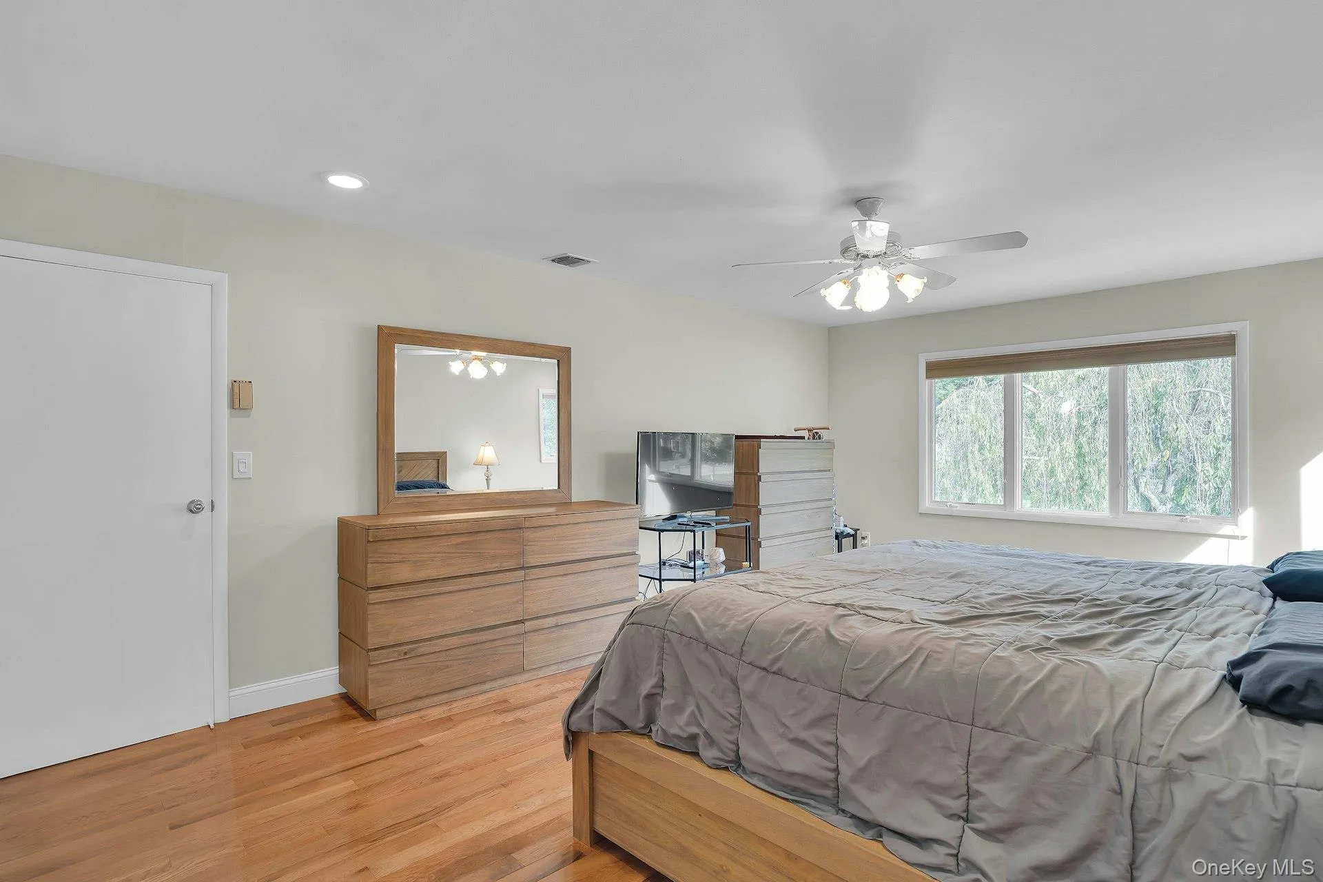 41 Cedar Ridge Lane, Huntington, NY, 4 Bedrooms Bedrooms, 8 Rooms Rooms,2 BathroomsBathrooms,Residential,For Rent,Cedar Ridge,0,1050269 41 Cedar Ridge Lane, Huntington, NY, 4 Bedrooms Bedrooms, 8 Rooms Rooms,2 BathroomsBathrooms,Residential,For Rent,Cedar Ridge,0,1050269