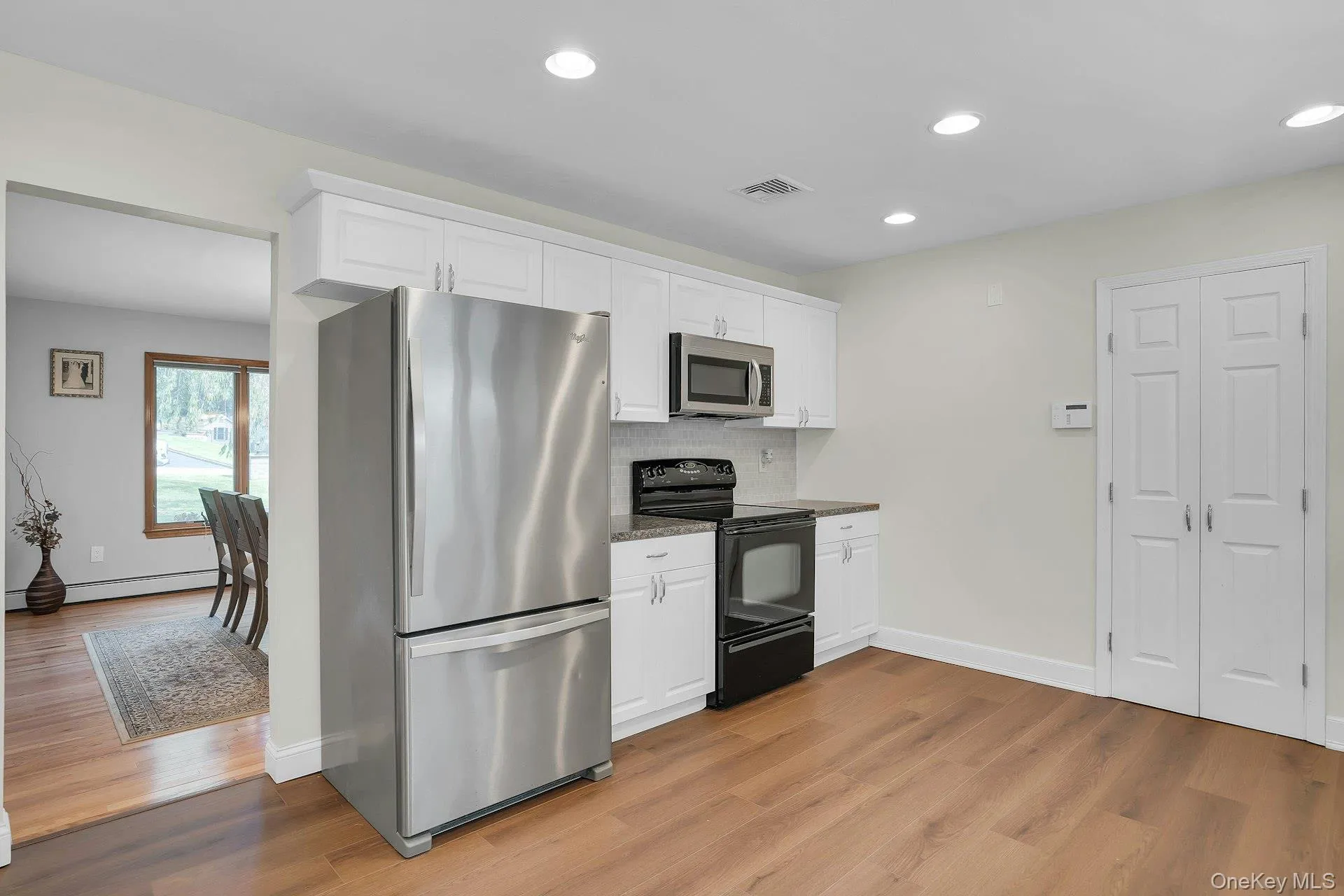 41 Cedar Ridge Lane, Huntington, NY, 4 Bedrooms Bedrooms, 8 Rooms Rooms,2 BathroomsBathrooms,Residential,For Rent,Cedar Ridge,0,1050269 41 Cedar Ridge Lane, Huntington, NY, 4 Bedrooms Bedrooms, 8 Rooms Rooms,2 BathroomsBathrooms,Residential,For Rent,Cedar Ridge,0,1050269