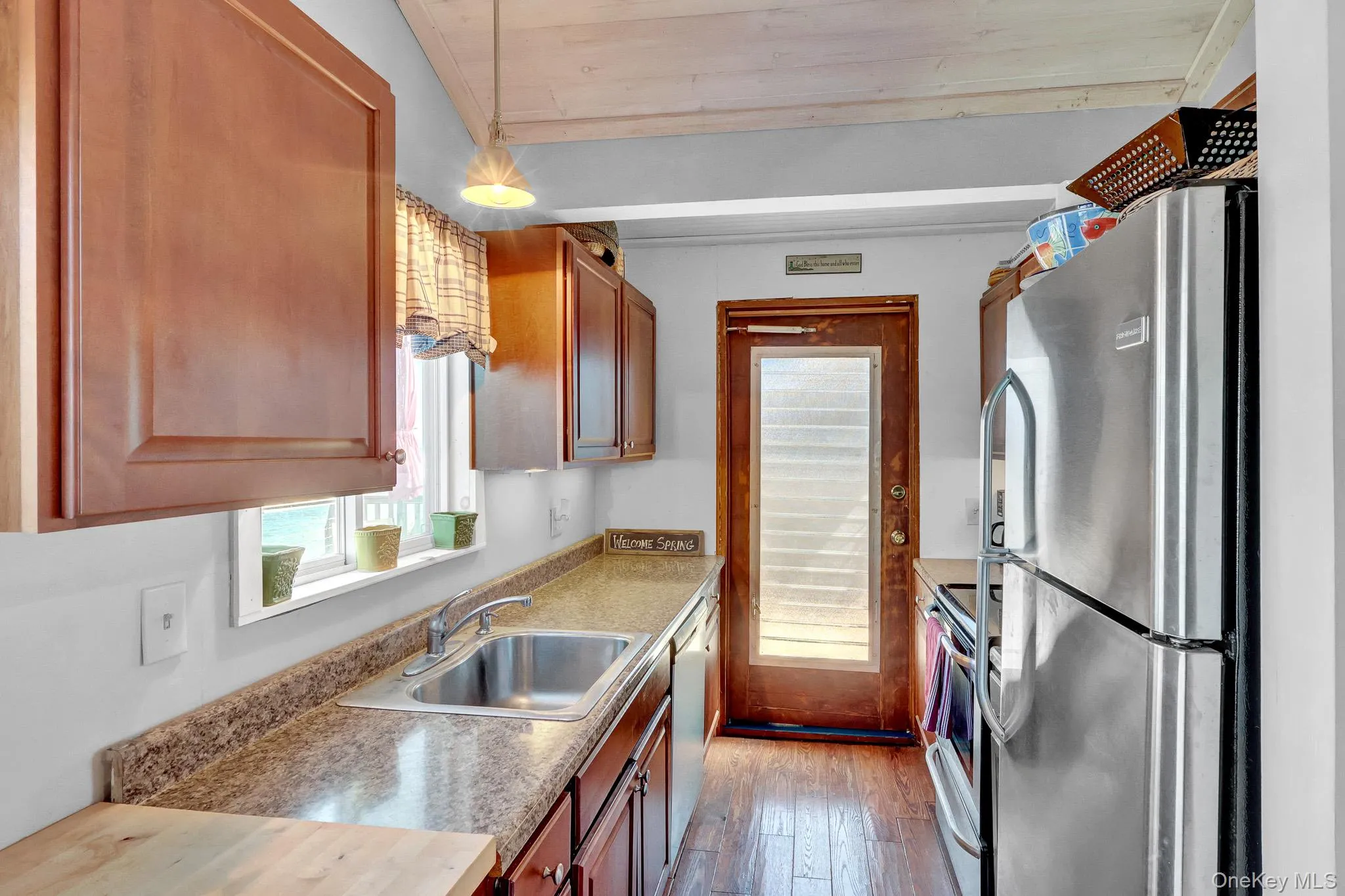 36 Beach Hill Drive, Riverhead, NY, 2 Bedrooms Bedrooms, 4 Rooms Rooms,1 BathroomBathrooms,Residential,For Rent,Beach Hill,0,1050270 36 Beach Hill Drive, Riverhead, NY, 2 Bedrooms Bedrooms, 4 Rooms Rooms,1 BathroomBathrooms,Residential,For Rent,Beach Hill,0,1050270
