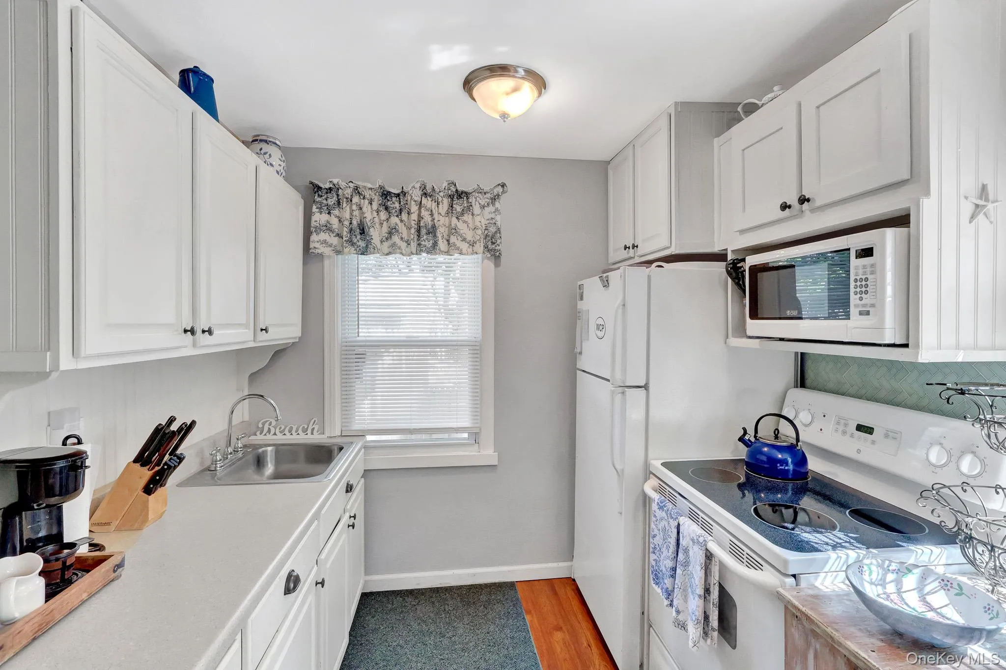30 Neptune Place, Riverhead, NY, 2 Bedrooms Bedrooms, 5 Rooms Rooms,1 BathroomBathrooms,Residential,For Rent,Neptune,0,1050271 30 Neptune Place, Riverhead, NY, 2 Bedrooms Bedrooms, 5 Rooms Rooms,1 BathroomBathrooms,Residential,For Rent,Neptune,0,1050271