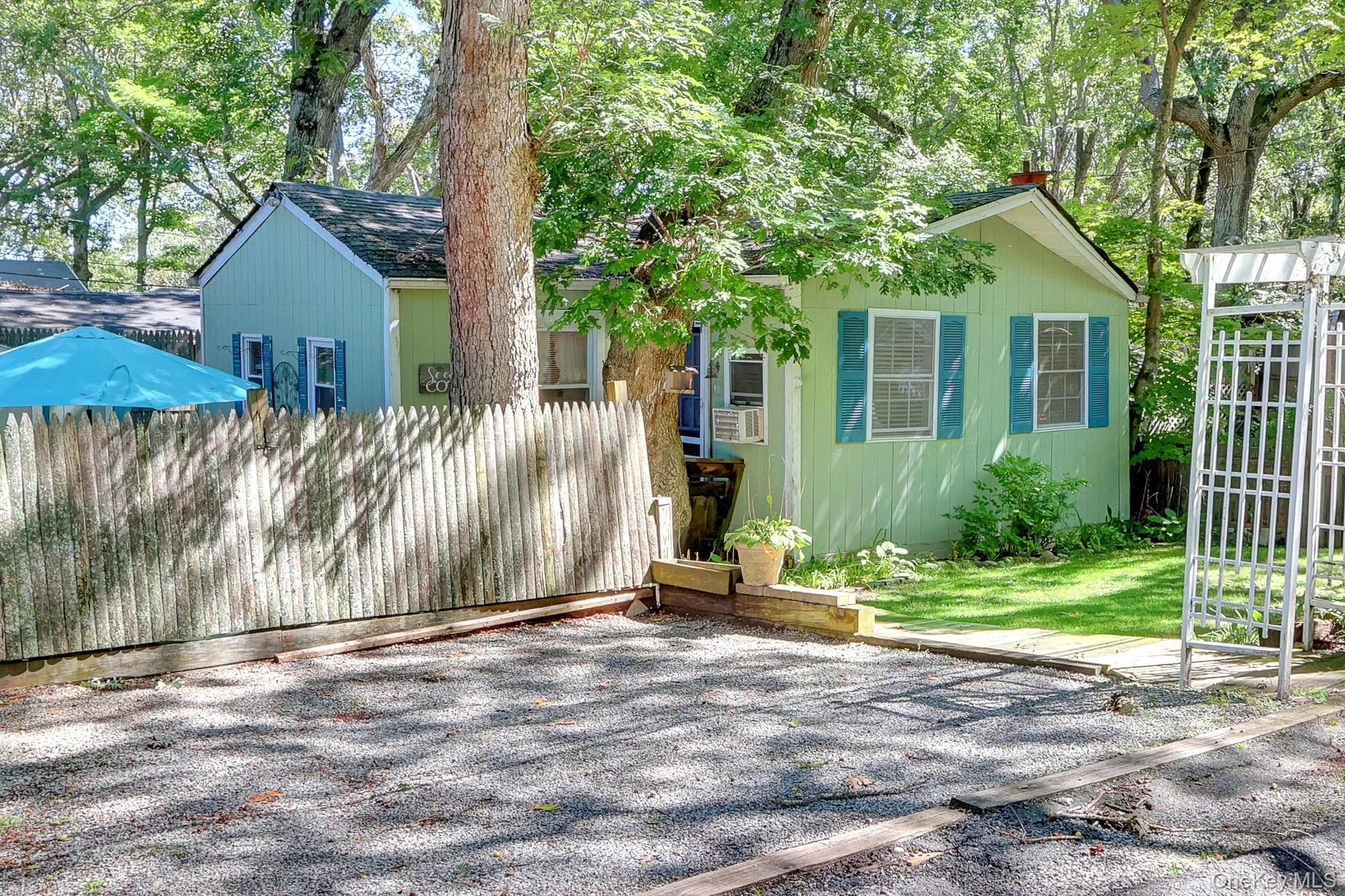 30 Neptune Place, Riverhead, NY, 2 Bedrooms Bedrooms, 5 Rooms Rooms,1 BathroomBathrooms,Residential,For Rent,Neptune,0,1050271 30 Neptune Place, Riverhead, NY, 2 Bedrooms Bedrooms, 5 Rooms Rooms,1 BathroomBathrooms,Residential,For Rent,Neptune,0,1050271
