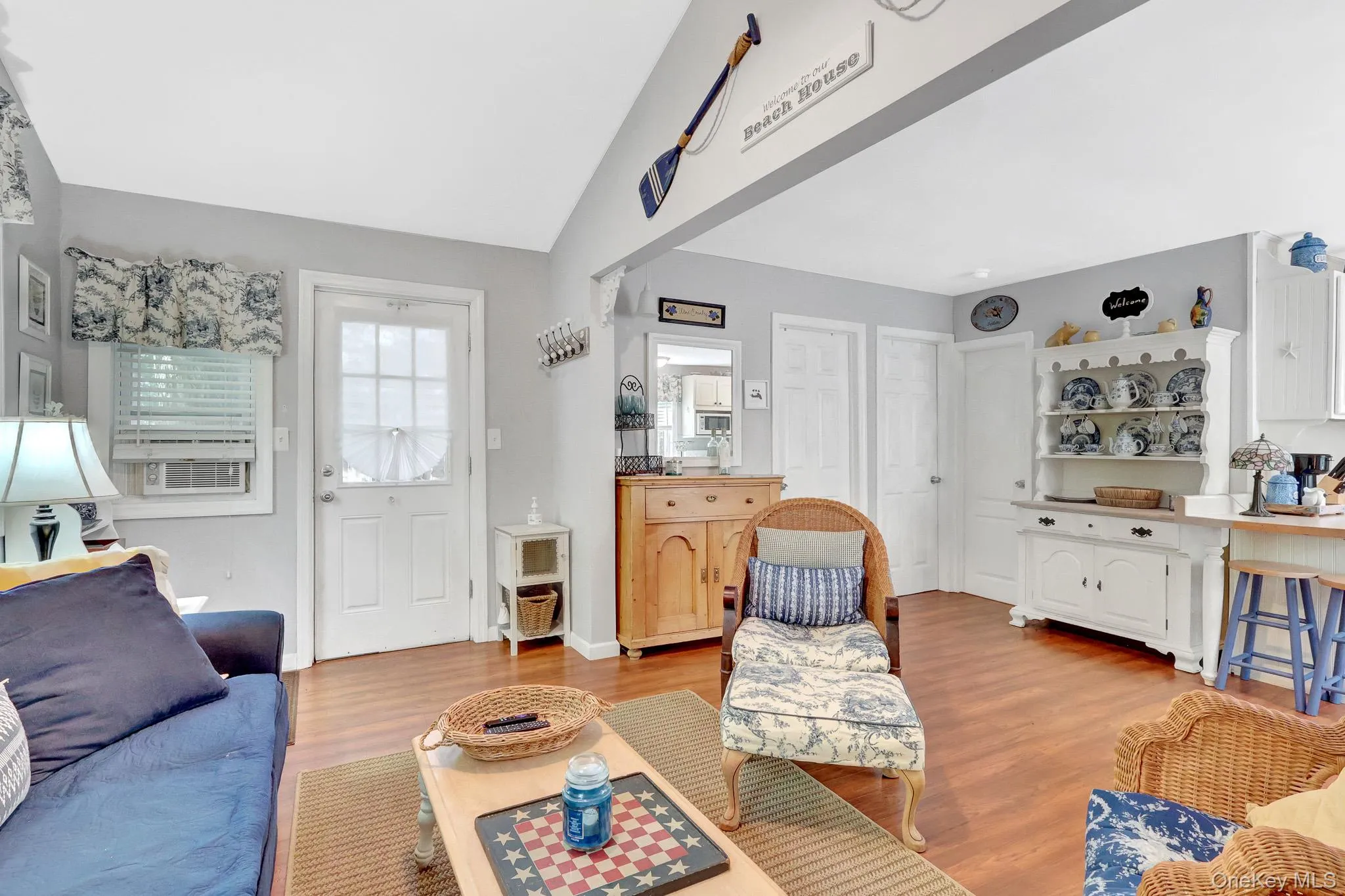 30 Neptune Place, Riverhead, NY, 2 Bedrooms Bedrooms, 5 Rooms Rooms,1 BathroomBathrooms,Residential,For Rent,Neptune,0,1050271 30 Neptune Place, Riverhead, NY, 2 Bedrooms Bedrooms, 5 Rooms Rooms,1 BathroomBathrooms,Residential,For Rent,Neptune,0,1050271