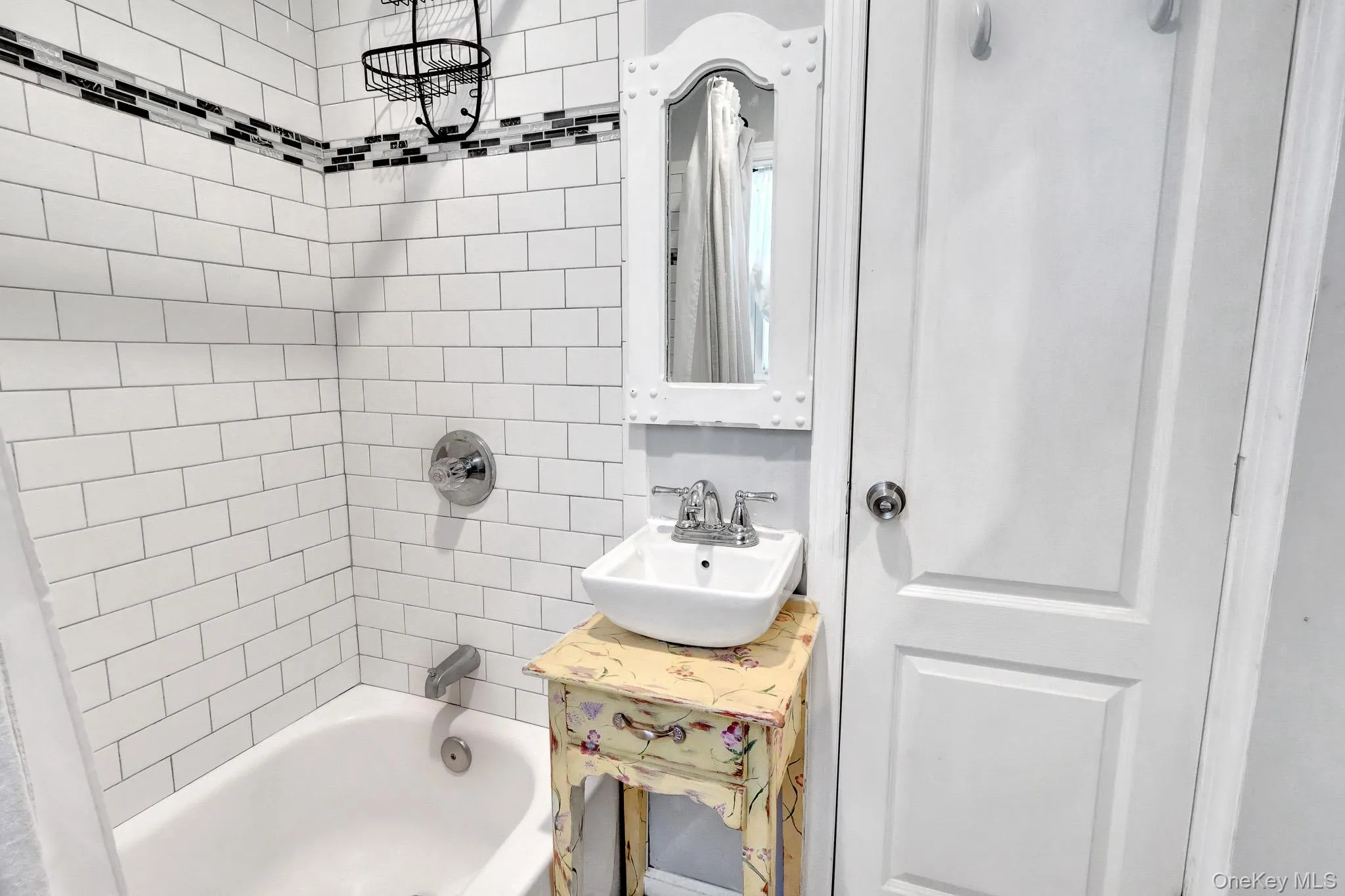 30 Neptune Place, Riverhead, NY, 2 Bedrooms Bedrooms, 5 Rooms Rooms,1 BathroomBathrooms,Residential,For Rent,Neptune,0,1050271 30 Neptune Place, Riverhead, NY, 2 Bedrooms Bedrooms, 5 Rooms Rooms,1 BathroomBathrooms,Residential,For Rent,Neptune,0,1050271