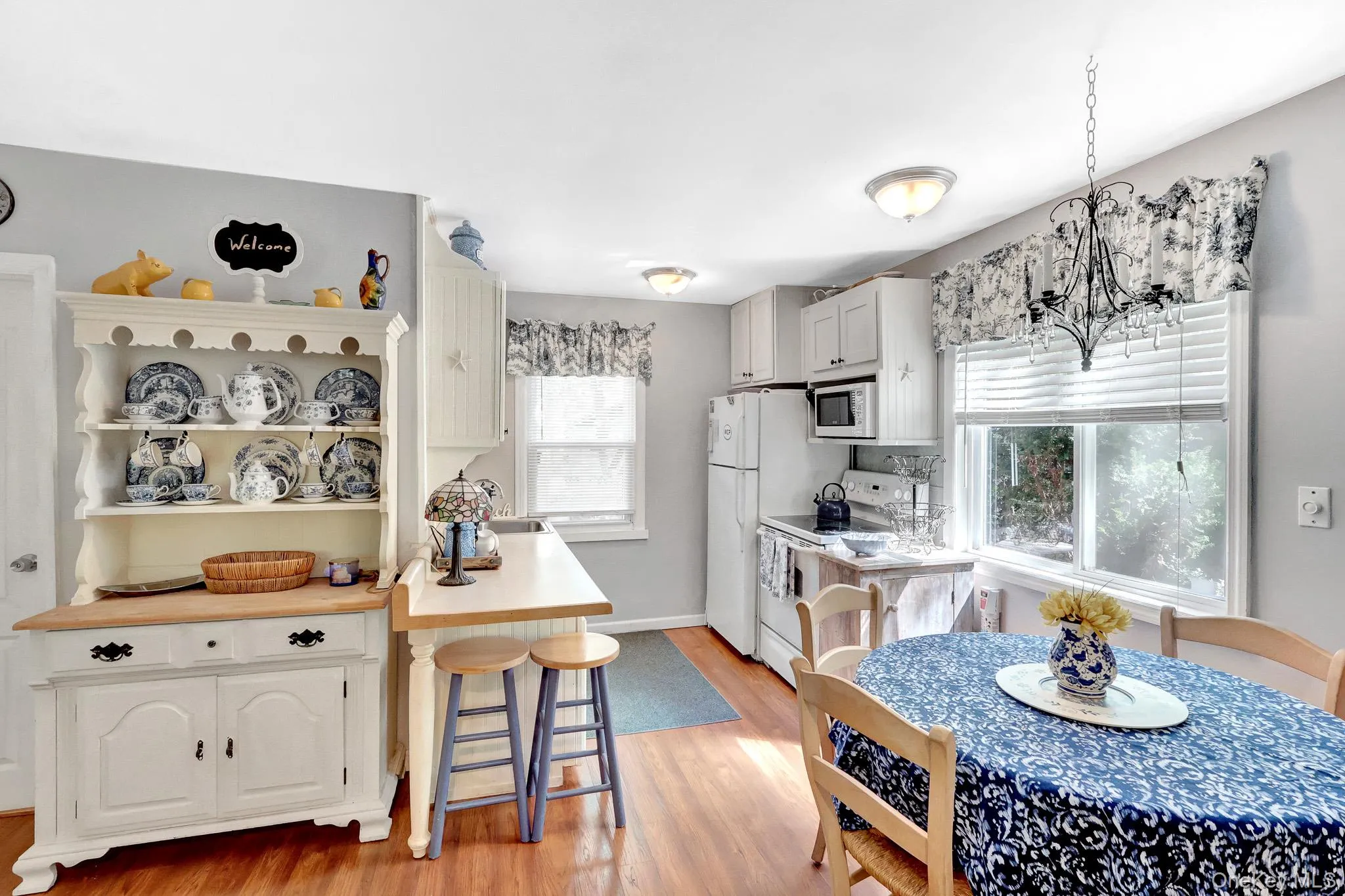 30 Neptune Place, Riverhead, NY, 2 Bedrooms Bedrooms, 5 Rooms Rooms,1 BathroomBathrooms,Residential,For Rent,Neptune,0,1050271 30 Neptune Place, Riverhead, NY, 2 Bedrooms Bedrooms, 5 Rooms Rooms,1 BathroomBathrooms,Residential,For Rent,Neptune,0,1050271
