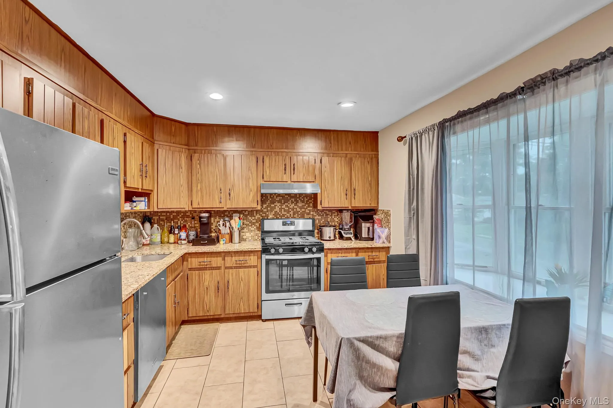 24 Charter Road, Brookhaven, NY, 4 Bedrooms Bedrooms, 7 Rooms Rooms,2 BathroomsBathrooms,Residential,For Rent,Charter,0,1050278 24 Charter Road, Brookhaven, NY, 4 Bedrooms Bedrooms, 7 Rooms Rooms,2 BathroomsBathrooms,Residential,For Rent,Charter,0,1050278