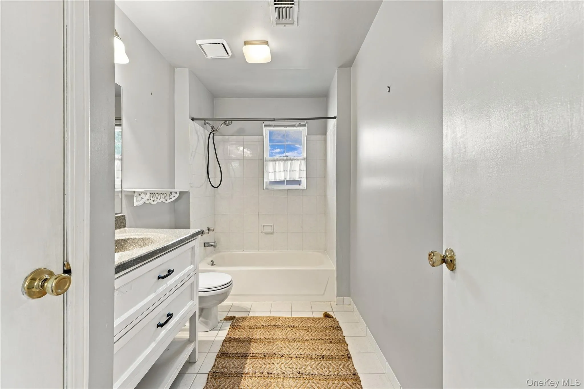77 Sunburst Terrace, Islip, NY, 3 Bedrooms Bedrooms, 7 Rooms Rooms,2 BathroomsBathrooms,Residential,For Rent,Sunburst,0,1050280 77 Sunburst Terrace, Islip, NY, 3 Bedrooms Bedrooms, 7 Rooms Rooms,2 BathroomsBathrooms,Residential,For Rent,Sunburst,0,1050280