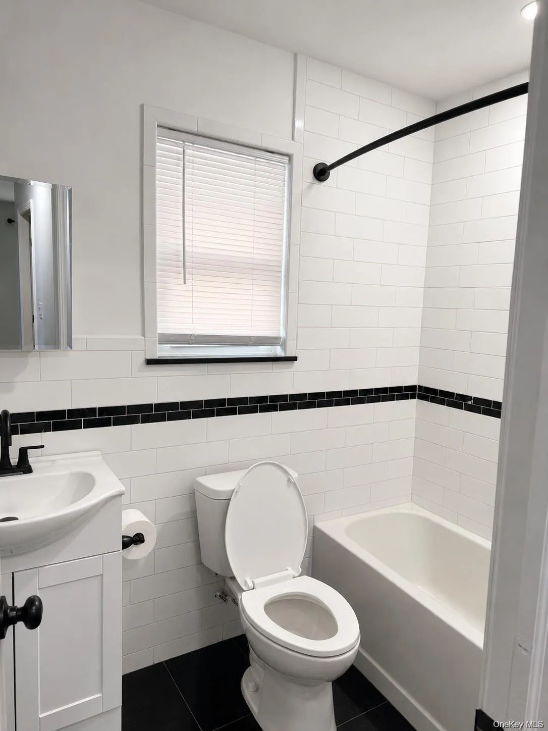 130 Elizabeth Avenue, Hempstead, NY, 6 Bedrooms Bedrooms, 9 Rooms Rooms,3 BathroomsBathrooms,Residential,For Rent,Elizabeth,0,1050284 130 Elizabeth Avenue, Hempstead, NY, 6 Bedrooms Bedrooms, 9 Rooms Rooms,3 BathroomsBathrooms,Residential,For Rent,Elizabeth,0,1050284