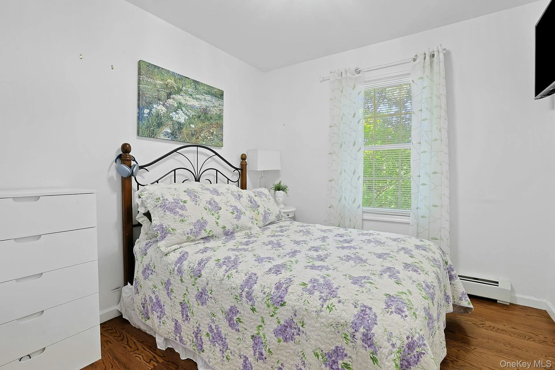 This is Bedroom #3 on the main floor. Very inviting! This is Bedroom #3 on the main floor. Very inviting!