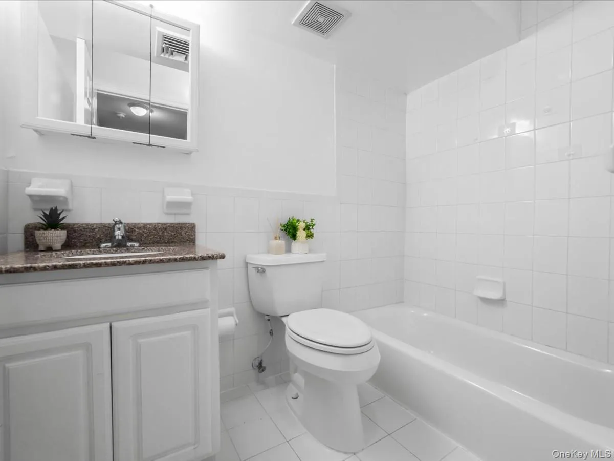 1 Patricia Lane, New York, NY, 2 Bedrooms Bedrooms, 4 Rooms Rooms,2 BathroomsBathrooms,Residential,For Rent,Patricia,0,1050287 1 Patricia Lane, New York, NY, 2 Bedrooms Bedrooms, 4 Rooms Rooms,2 BathroomsBathrooms,Residential,For Rent,Patricia,0,1050287