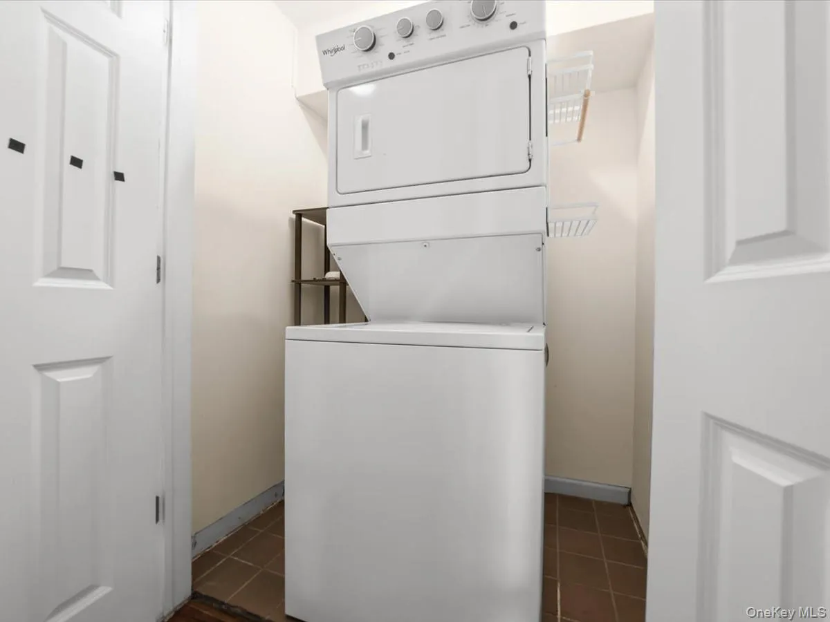 1 Patricia Lane, New York, NY, 2 Bedrooms Bedrooms, 4 Rooms Rooms,2 BathroomsBathrooms,Residential,For Rent,Patricia,0,1050287 1 Patricia Lane, New York, NY, 2 Bedrooms Bedrooms, 4 Rooms Rooms,2 BathroomsBathrooms,Residential,For Rent,Patricia,0,1050287
