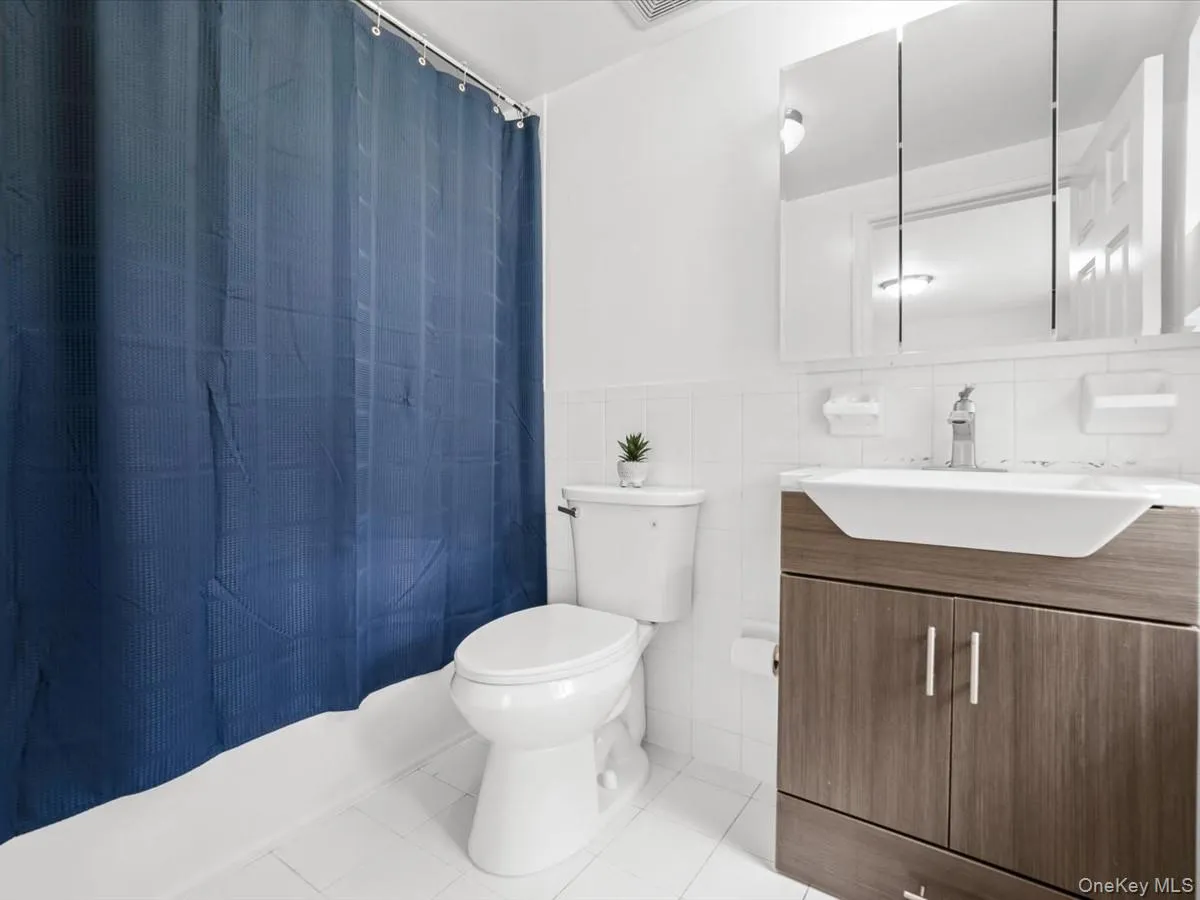 1 Patricia Lane, New York, NY, 2 Bedrooms Bedrooms, 4 Rooms Rooms,2 BathroomsBathrooms,Residential,For Rent,Patricia,0,1050287 1 Patricia Lane, New York, NY, 2 Bedrooms Bedrooms, 4 Rooms Rooms,2 BathroomsBathrooms,Residential,For Rent,Patricia,0,1050287