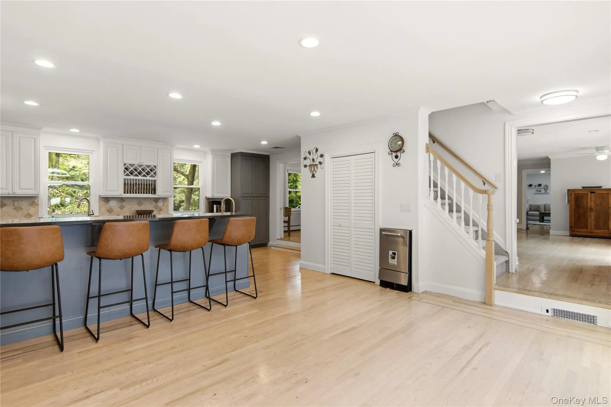 45 Meadow Glen Road, Smithtown, NY, 5 Bedrooms Bedrooms, 9 Rooms Rooms,3 BathroomsBathrooms,Residential,For Rent,Meadow Glen,0,1050295 45 Meadow Glen Road, Smithtown, NY, 5 Bedrooms Bedrooms, 9 Rooms Rooms,3 BathroomsBathrooms,Residential,For Rent,Meadow Glen,0,1050295