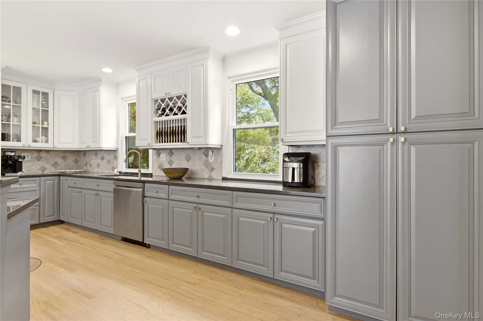 45 Meadow Glen Road, Smithtown, NY, 5 Bedrooms Bedrooms, 9 Rooms Rooms,3 BathroomsBathrooms,Residential,For Rent,Meadow Glen,0,1050295 45 Meadow Glen Road, Smithtown, NY, 5 Bedrooms Bedrooms, 9 Rooms Rooms,3 BathroomsBathrooms,Residential,For Rent,Meadow Glen,0,1050295