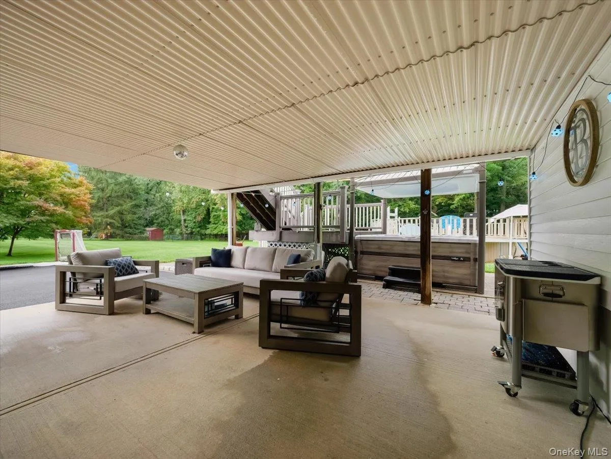 1 Park Lane, Clarkstown, NY, 4 Bedrooms Bedrooms, 11 Rooms Rooms,2 BathroomsBathrooms,Residential,For Rent,Park,0,1050299 1 Park Lane, Clarkstown, NY, 4 Bedrooms Bedrooms, 11 Rooms Rooms,2 BathroomsBathrooms,Residential,For Rent,Park,0,1050299