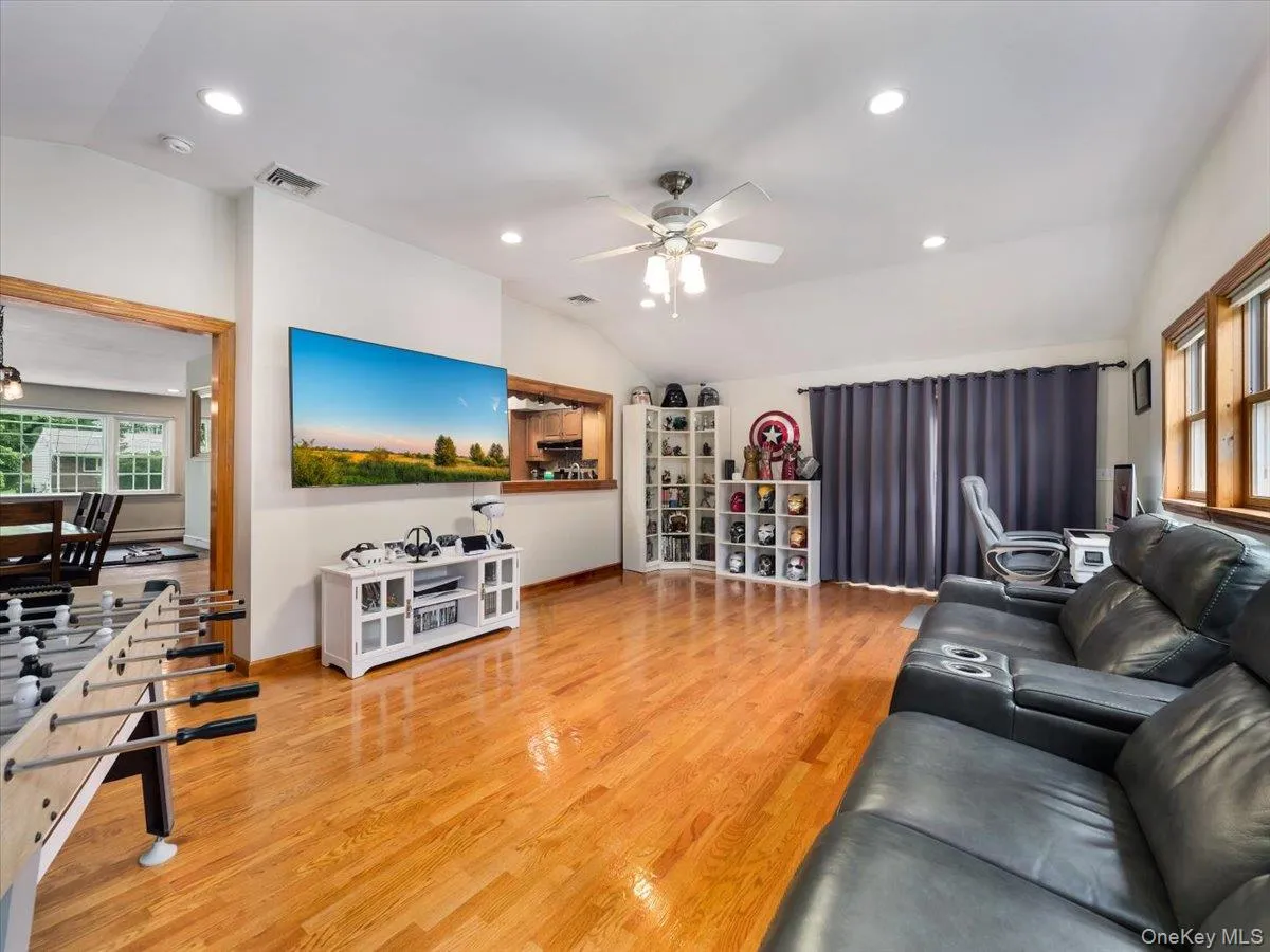 1 Park Lane, Clarkstown, NY, 4 Bedrooms Bedrooms, 11 Rooms Rooms,2 BathroomsBathrooms,Residential,For Rent,Park,0,1050299 1 Park Lane, Clarkstown, NY, 4 Bedrooms Bedrooms, 11 Rooms Rooms,2 BathroomsBathrooms,Residential,For Rent,Park,0,1050299