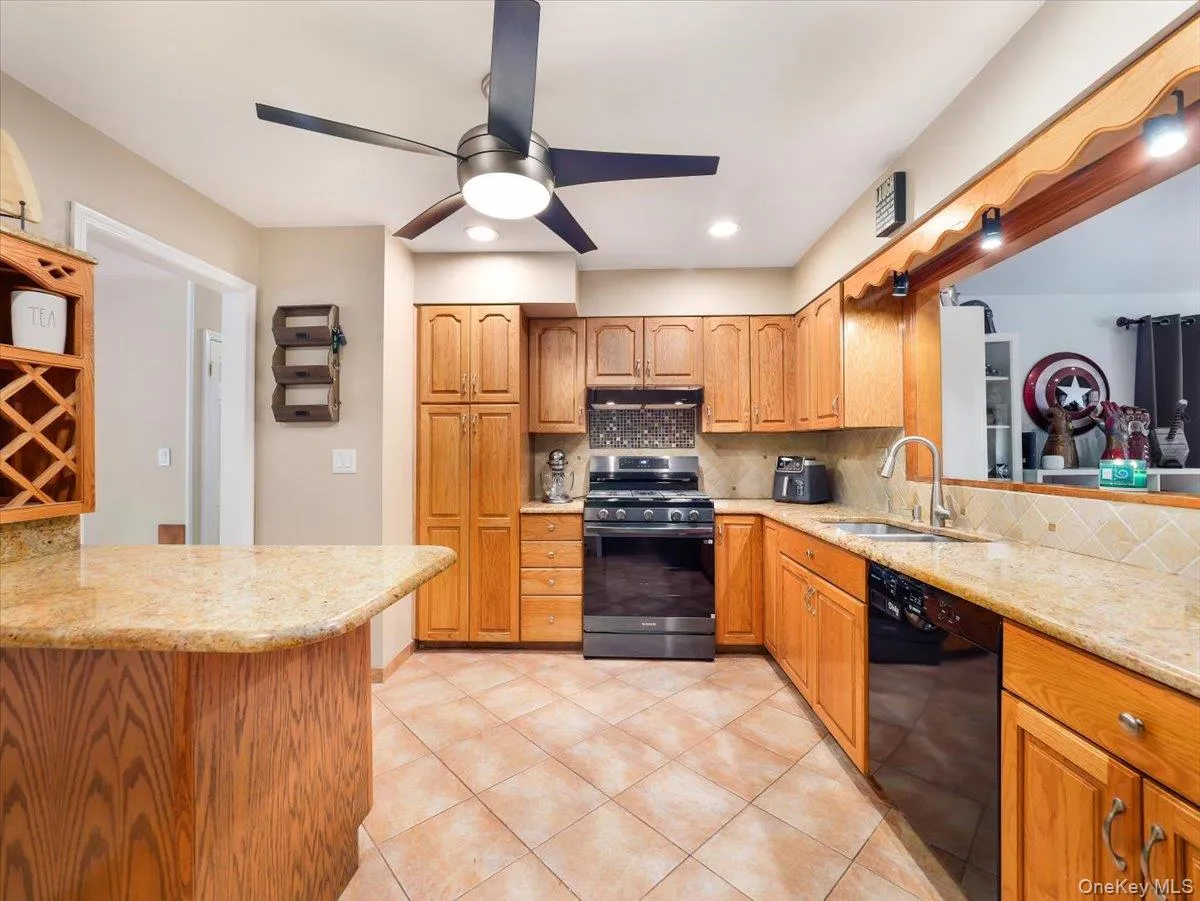 1 Park Lane, Clarkstown, NY, 4 Bedrooms Bedrooms, 11 Rooms Rooms,2 BathroomsBathrooms,Residential,For Rent,Park,0,1050299 1 Park Lane, Clarkstown, NY, 4 Bedrooms Bedrooms, 11 Rooms Rooms,2 BathroomsBathrooms,Residential,For Rent,Park,0,1050299