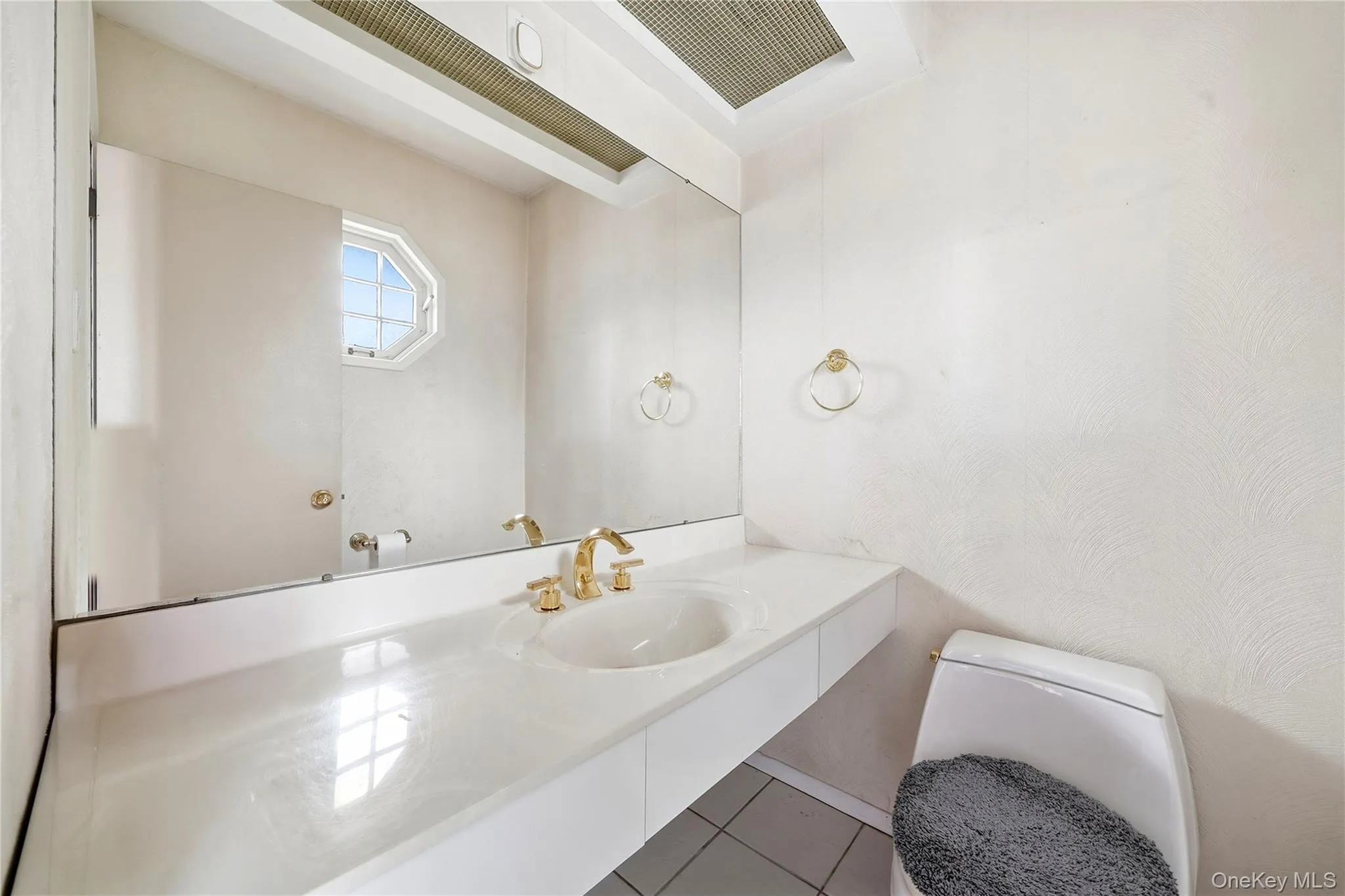 156 Broadway, Oyster Bay, NY, 3 Bedrooms Bedrooms, 6 Rooms Rooms,1 BathroomBathrooms,Residential,For Rent,Broadway,0,1050303 156 Broadway, Oyster Bay, NY, 3 Bedrooms Bedrooms, 6 Rooms Rooms,1 BathroomBathrooms,Residential,For Rent,Broadway,0,1050303