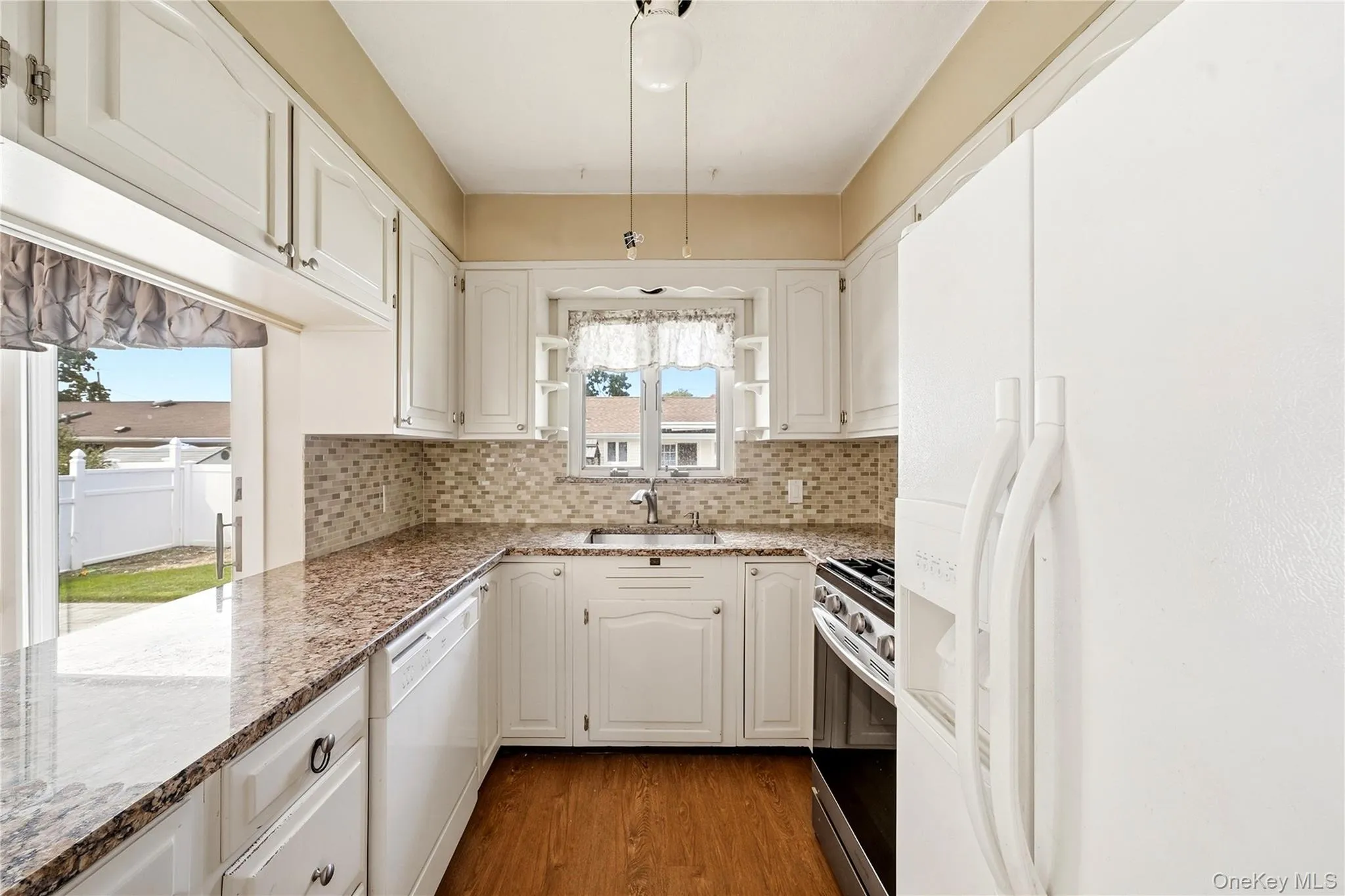 156 Broadway, Oyster Bay, NY, 3 Bedrooms Bedrooms, 6 Rooms Rooms,1 BathroomBathrooms,Residential,For Rent,Broadway,0,1050303 156 Broadway, Oyster Bay, NY, 3 Bedrooms Bedrooms, 6 Rooms Rooms,1 BathroomBathrooms,Residential,For Rent,Broadway,0,1050303