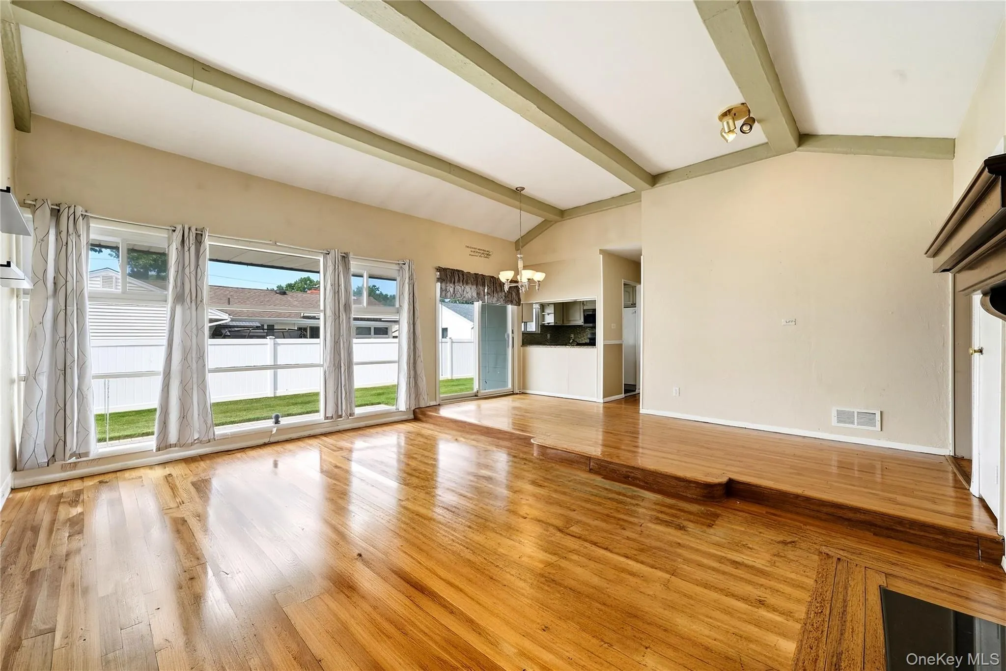 156 Broadway, Oyster Bay, NY, 3 Bedrooms Bedrooms, 6 Rooms Rooms,1 BathroomBathrooms,Residential,For Rent,Broadway,0,1050303 156 Broadway, Oyster Bay, NY, 3 Bedrooms Bedrooms, 6 Rooms Rooms,1 BathroomBathrooms,Residential,For Rent,Broadway,0,1050303