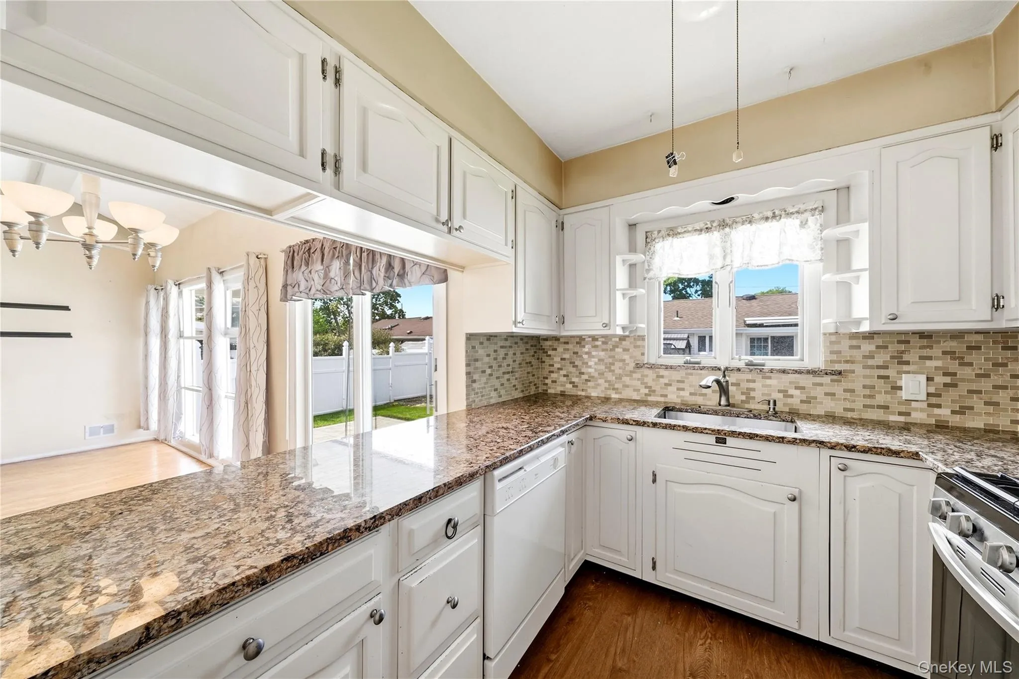 156 Broadway, Oyster Bay, NY, 3 Bedrooms Bedrooms, 6 Rooms Rooms,1 BathroomBathrooms,Residential,For Rent,Broadway,0,1050303 156 Broadway, Oyster Bay, NY, 3 Bedrooms Bedrooms, 6 Rooms Rooms,1 BathroomBathrooms,Residential,For Rent,Broadway,0,1050303