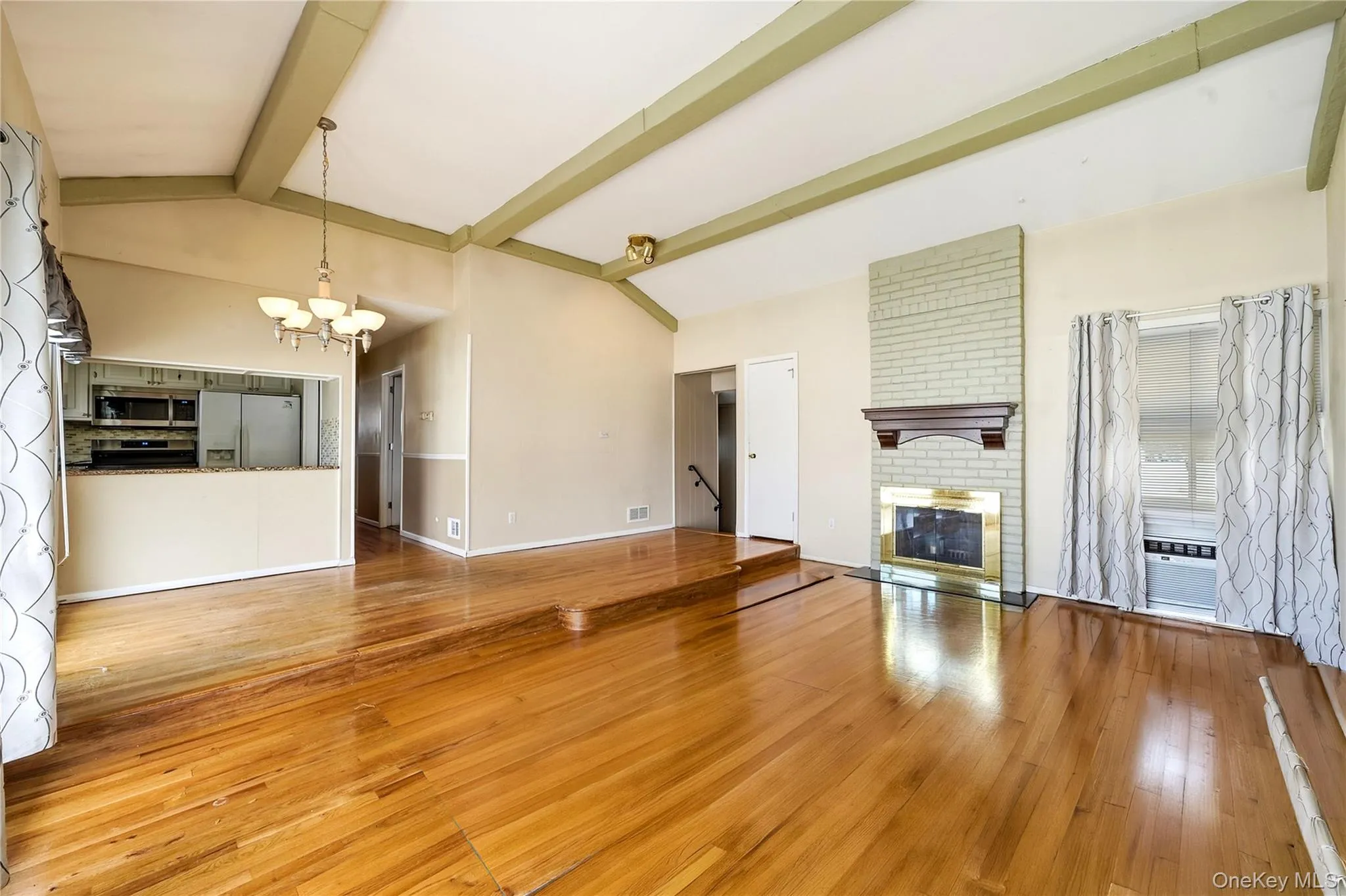 156 Broadway, Oyster Bay, NY, 3 Bedrooms Bedrooms, 6 Rooms Rooms,1 BathroomBathrooms,Residential,For Rent,Broadway,0,1050303 156 Broadway, Oyster Bay, NY, 3 Bedrooms Bedrooms, 6 Rooms Rooms,1 BathroomBathrooms,Residential,For Rent,Broadway,0,1050303