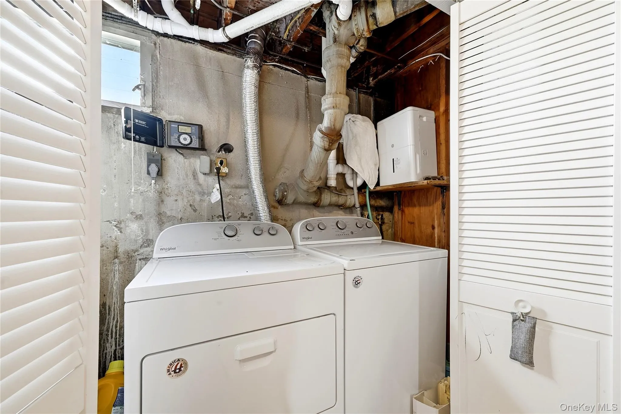 156 Broadway, Oyster Bay, NY, 3 Bedrooms Bedrooms, 6 Rooms Rooms,1 BathroomBathrooms,Residential,For Rent,Broadway,0,1050303 156 Broadway, Oyster Bay, NY, 3 Bedrooms Bedrooms, 6 Rooms Rooms,1 BathroomBathrooms,Residential,For Rent,Broadway,0,1050303